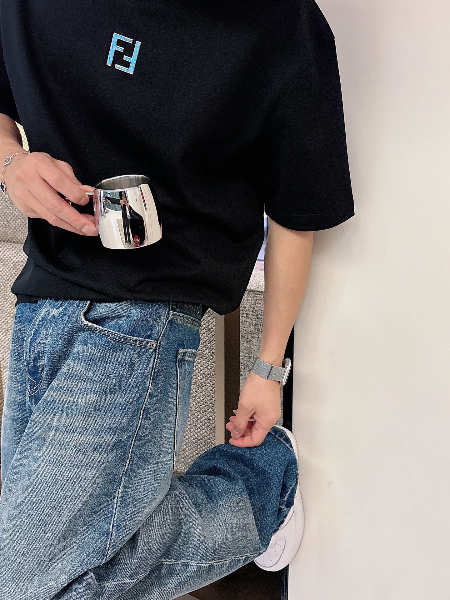 芬迪🌾、🆕2026春夏新品发售新品短袖T恤，面料采用新疆长绒棉，温儒柔软 细腻柔软 上身自然是舒适 凉爽