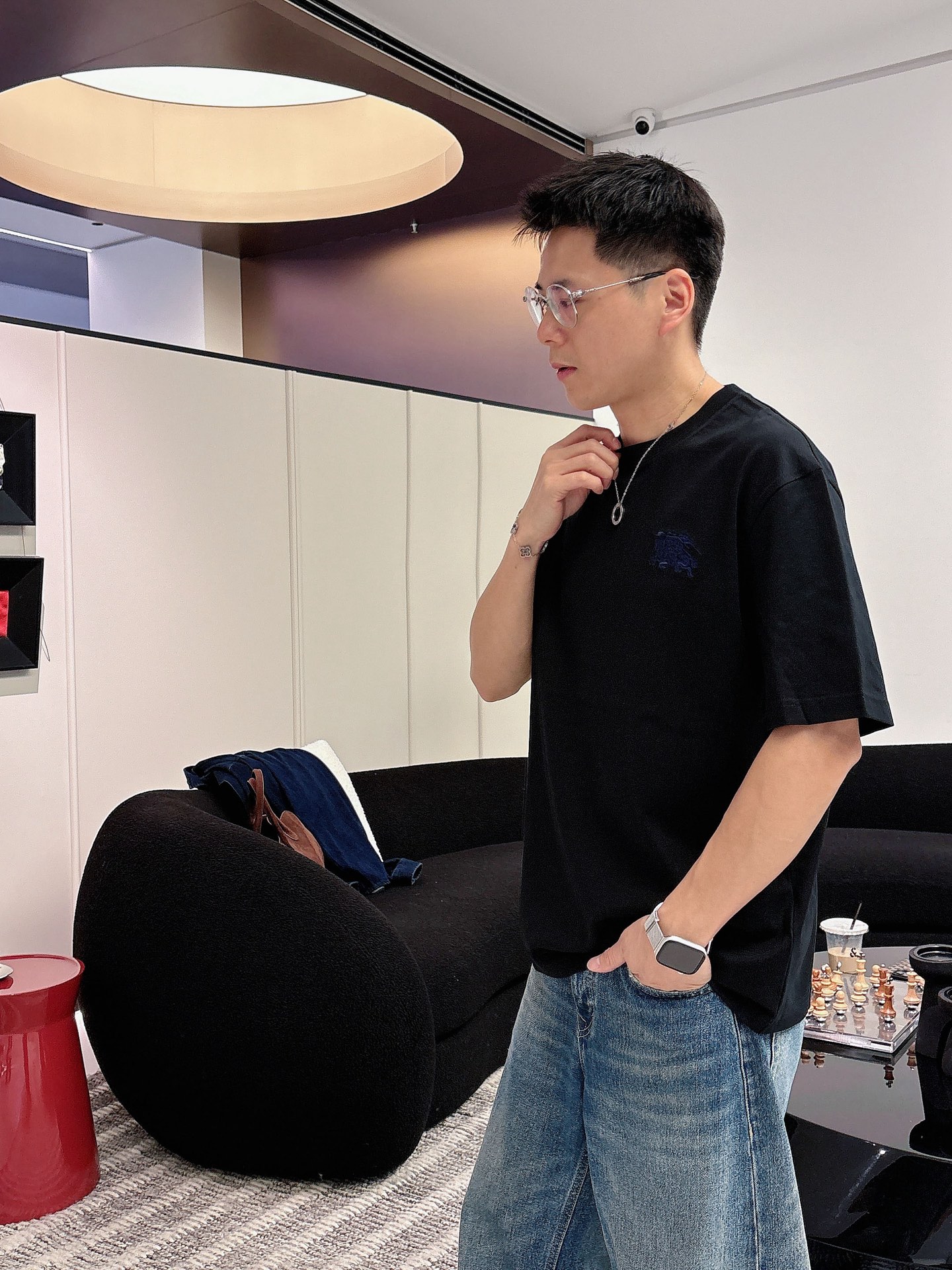 巴宝莉🌾、🆕2026春夏新品发售新品短袖T恤，面料采用新疆长绒棉，温儒柔软 细腻柔软 上身自然是舒适 凉