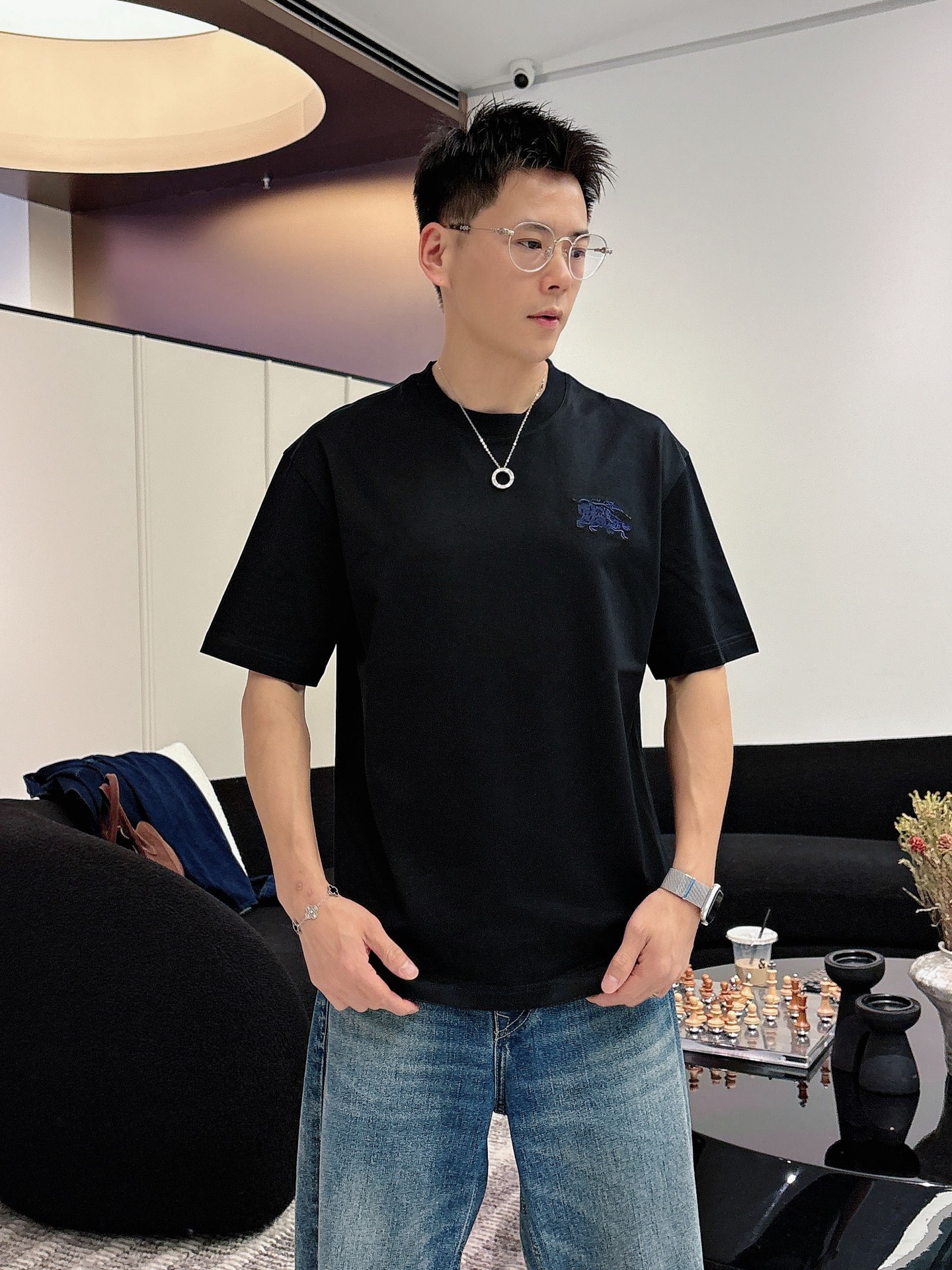 巴宝莉🌾、🆕2026春夏新品发售新品短袖T恤，面料采用新疆长绒棉，温儒柔软 细腻柔软 上身自然是舒适 凉