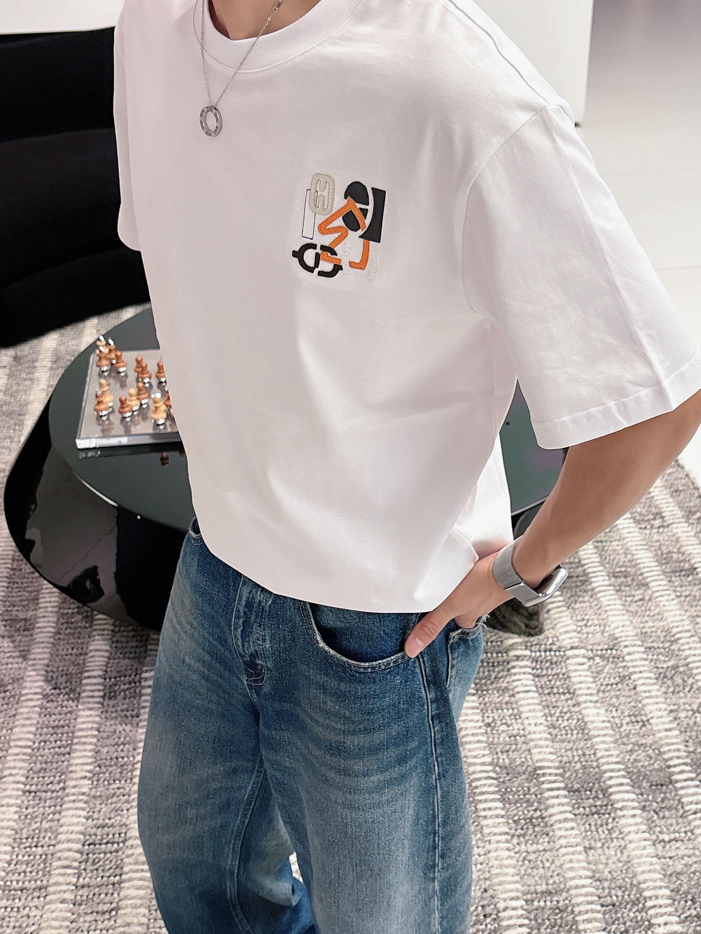 爱马仕🌾、🆕2026春夏新品发售新品短袖T恤，面料采用新疆长绒棉，温儒柔软 细腻柔软 上身自然是舒适 凉