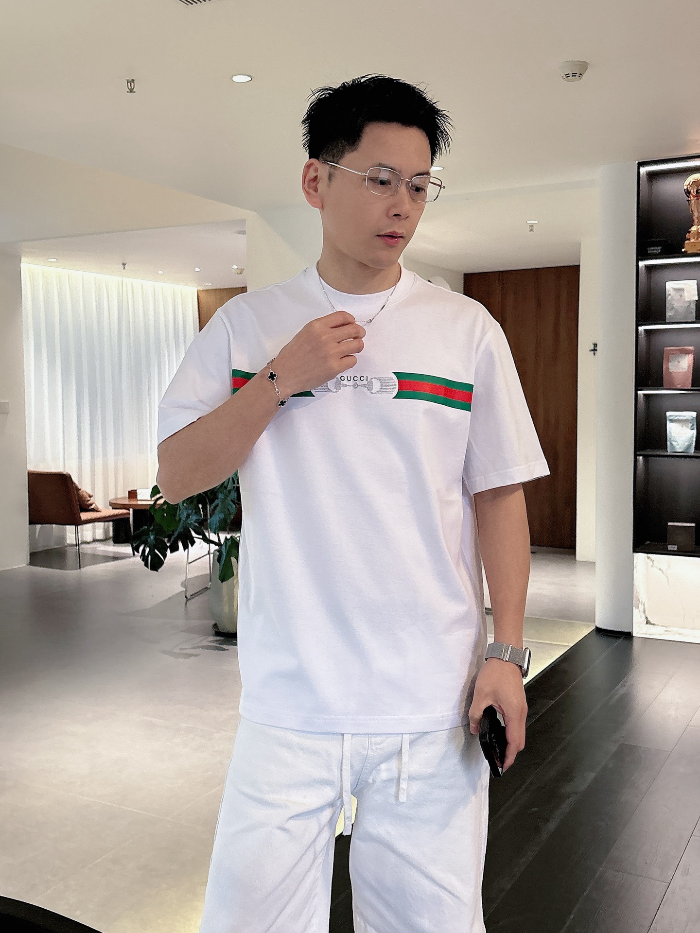 古奇🌾、🆕2026春夏新品发售新品短袖T恤，面料采用新疆长绒棉，温儒柔软 细腻柔软 上身自然是舒适 凉爽