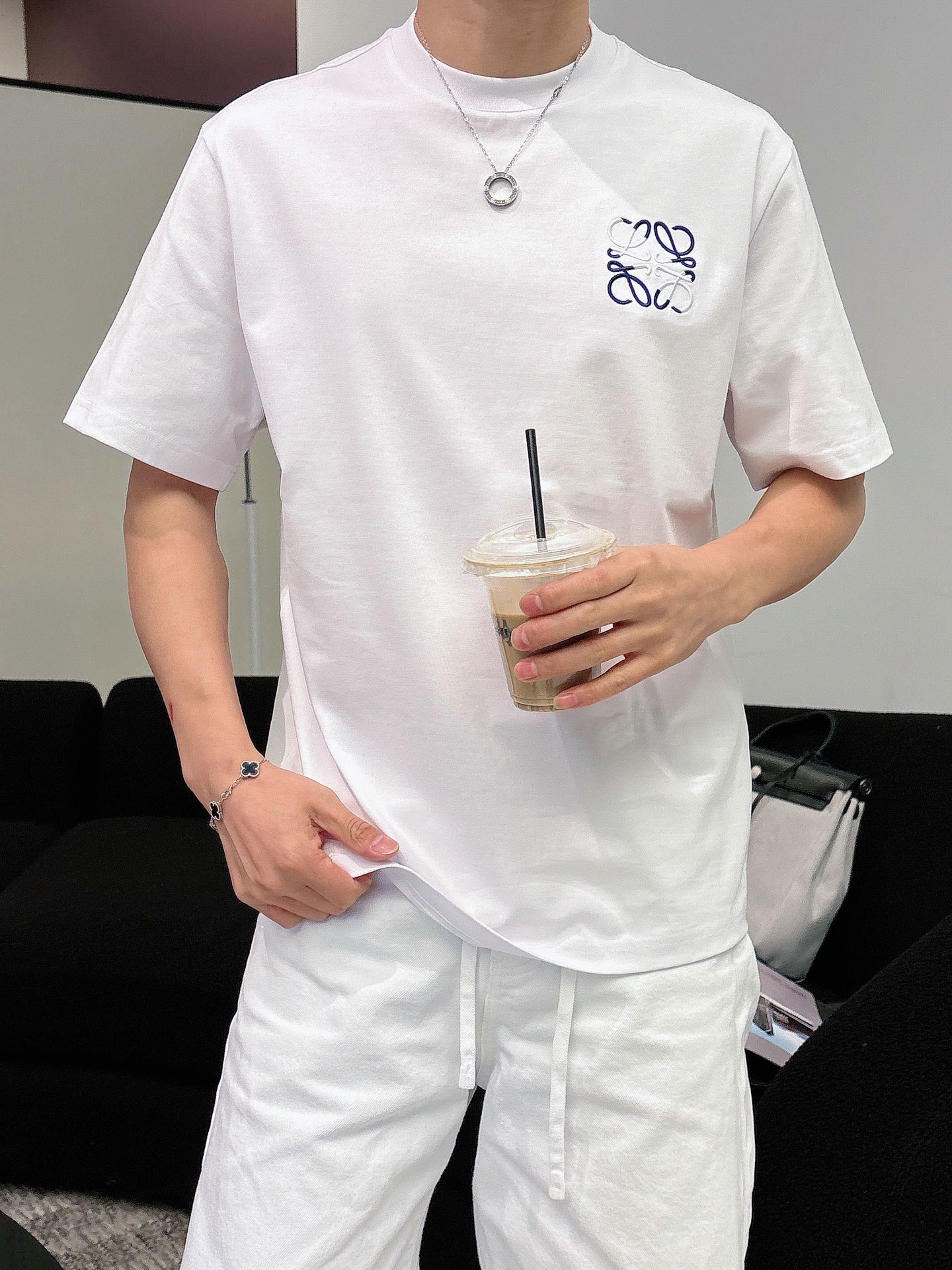 罗意威🌾、🆕2026春夏新品发售新品短袖T恤，面料采用新疆长绒棉，温儒柔软 细腻柔软 上身自然是舒适 凉