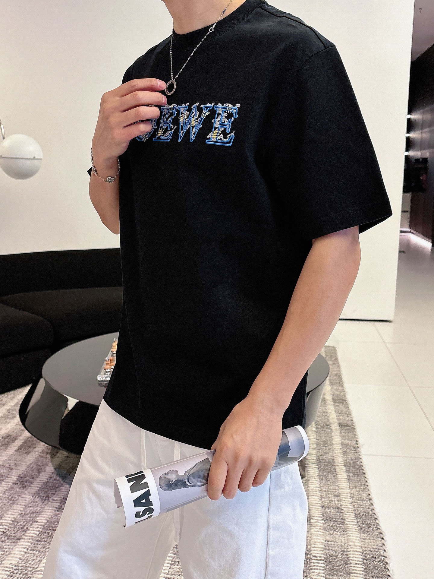 罗意威🌾、🆕2026春夏新品发售新品短袖T恤，面料采用新疆长绒棉，温儒柔软 细腻柔软 上身自然是舒适 凉