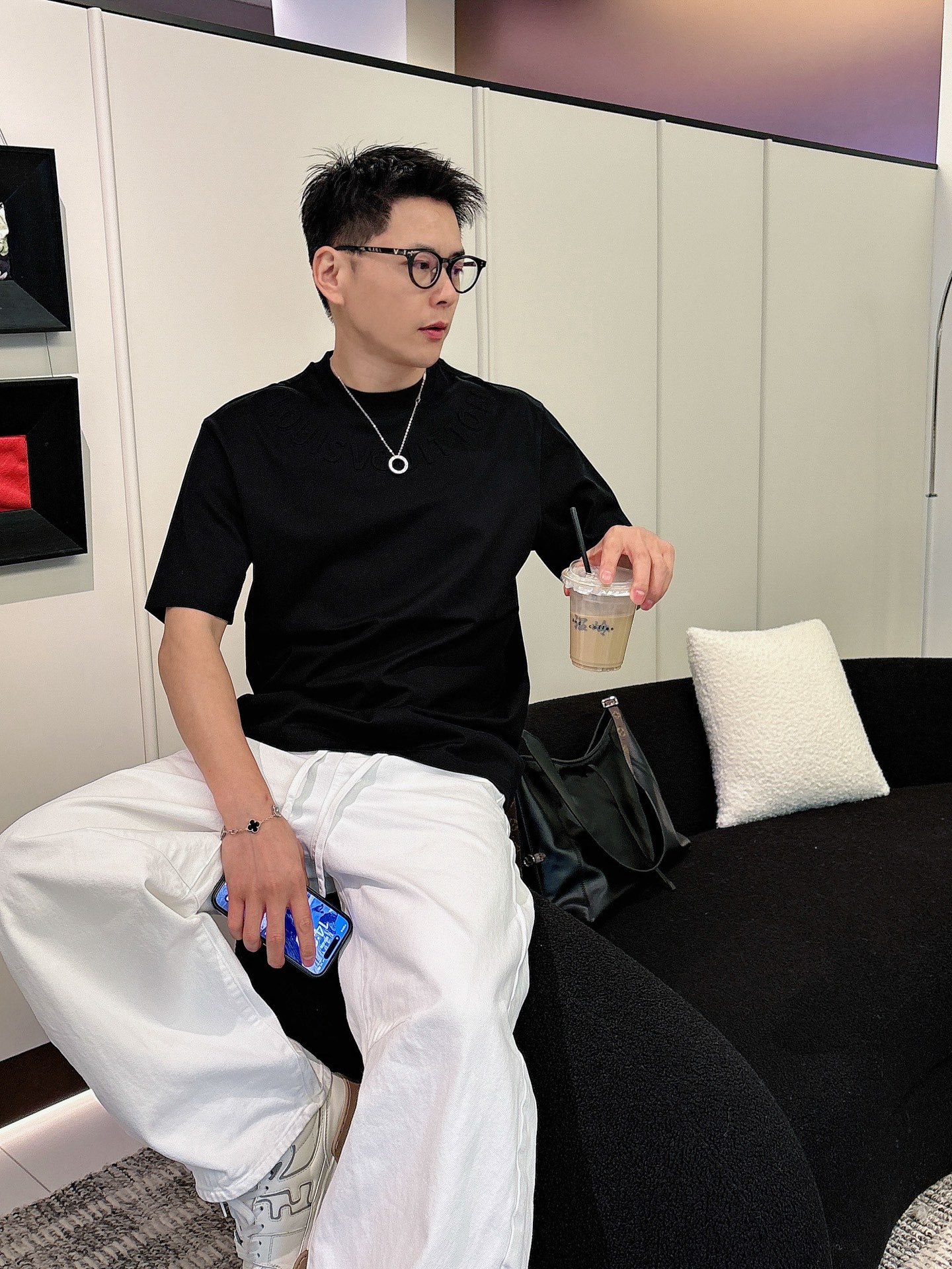 LV🌾、🆕2026春夏新品发售新品短袖T恤，面料采用新疆长绒棉，温儒柔软 细腻柔软 上身自然是舒适 凉爽