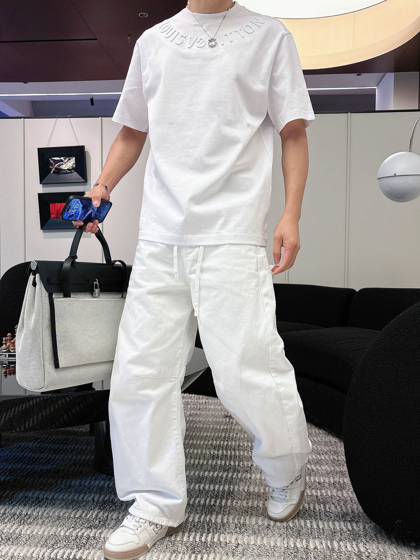 LV🌾、🆕2026春夏新品发售新品短袖T恤，面料采用新疆长绒棉，温儒柔软 细腻柔软 上身自然是舒适 凉爽