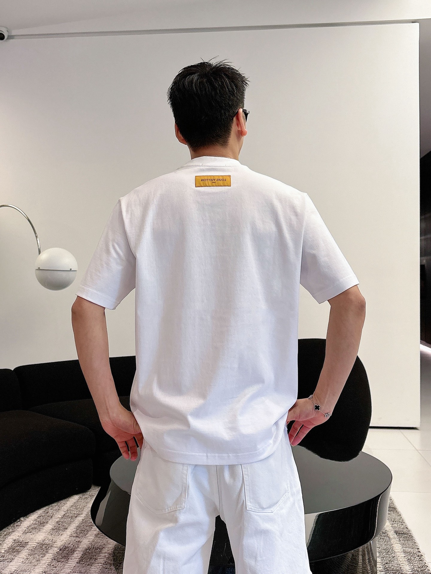 LV🌾、🆕2026春夏新品发售新品短袖T恤，面料采用新疆长绒棉，温儒柔软 细腻柔软 上身自然是舒适 凉爽