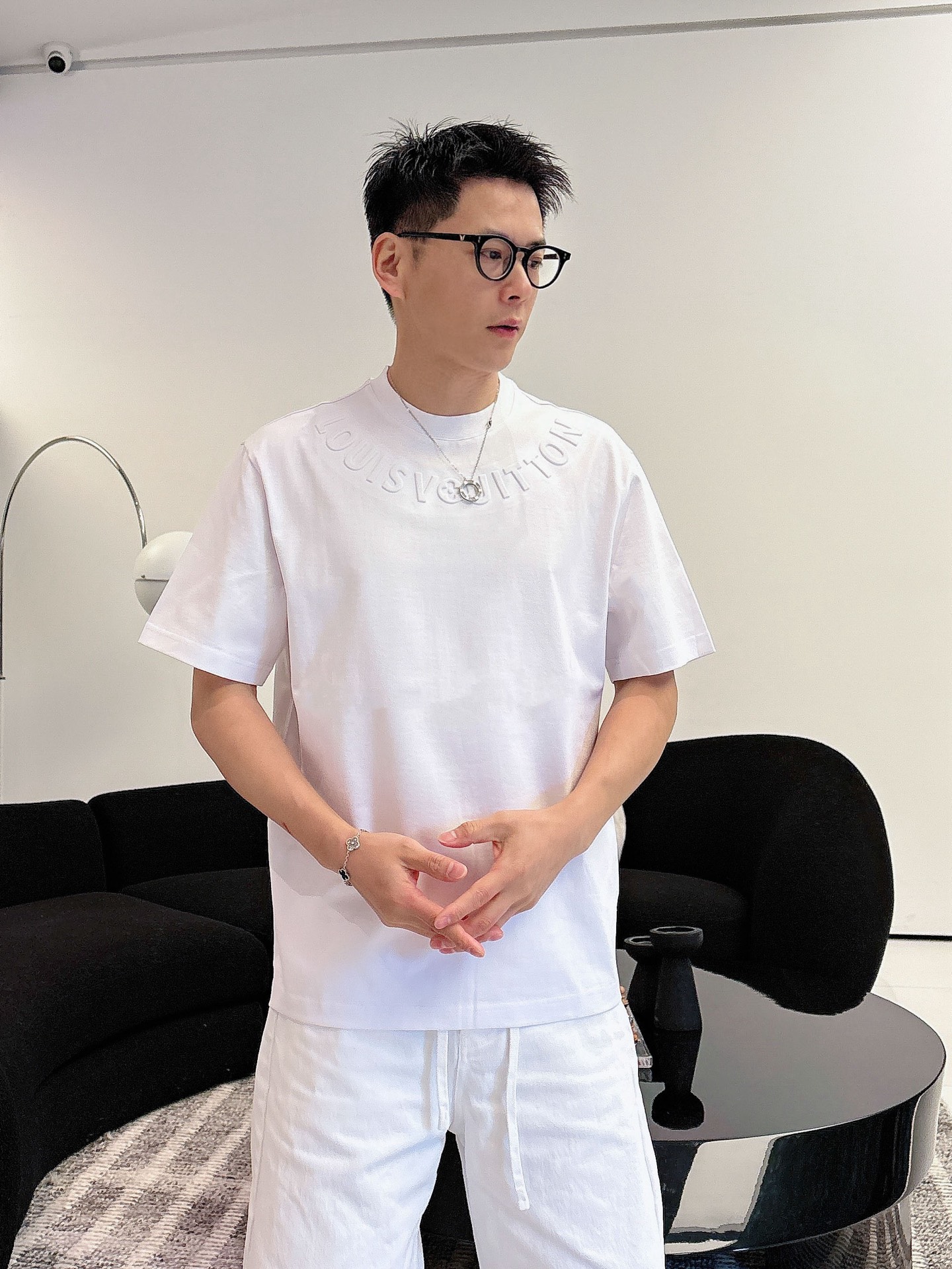 LV🌾、🆕2026春夏新品发售新品短袖T恤，面料采用新疆长绒棉，温儒柔软 细腻柔软 上身自然是舒适 凉爽