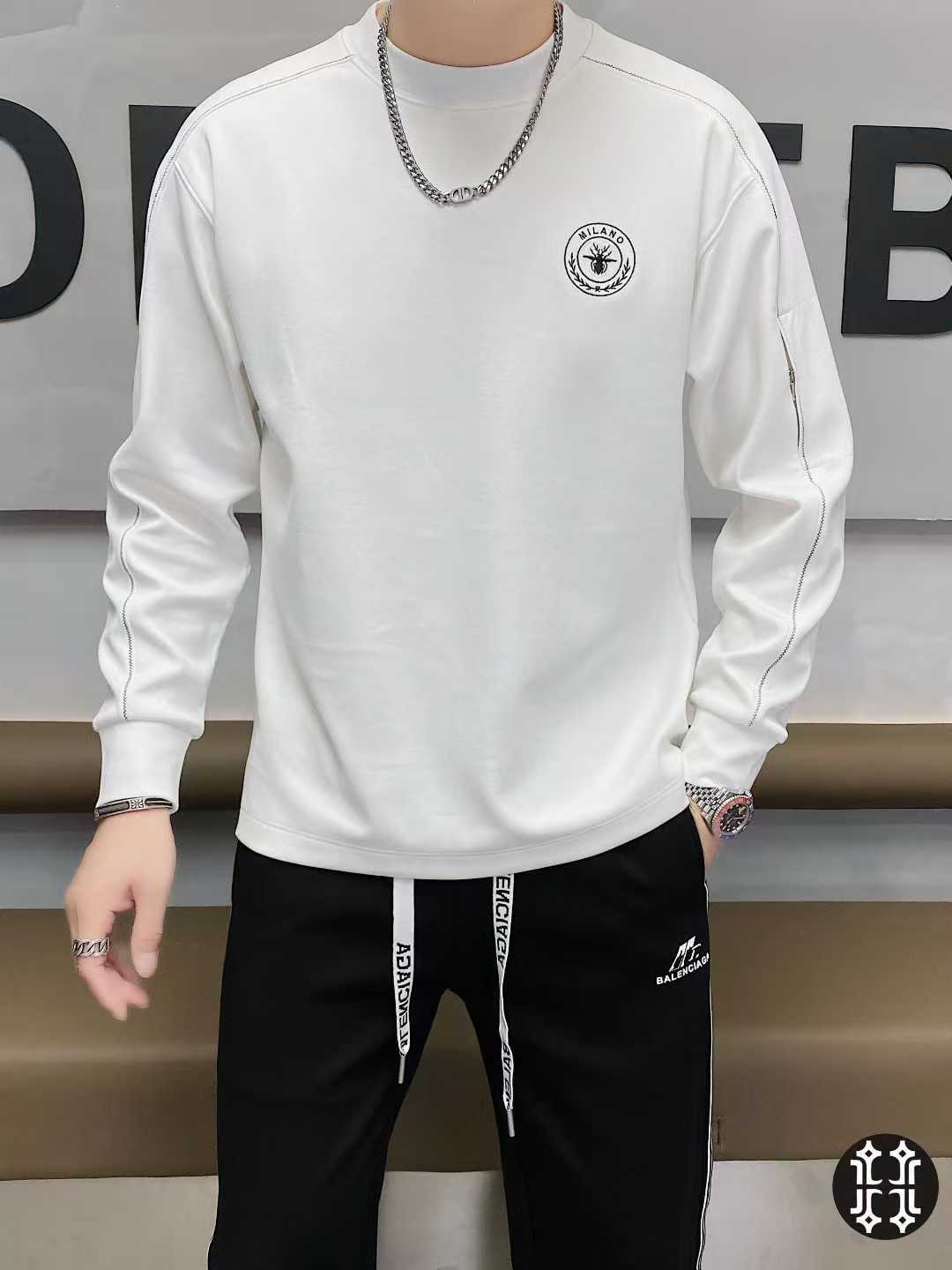 NO:527430,Dior Di*Ao New men's casual European cotton pullover sweatshirt in autumn and winter, unique printing style craftsmanship to present the theme design. The inner wear is very outstanding, the combination of tailoring, exquisite hardware and accessories, the fabric is customized with good fluffy and elastic feel, so as to achieve warmth effect, good wrinkle resistance, soft and comfortable to get started, and the skin is smooth and breathable. The overall warm fabric has a good backbone, the upper body is upright and stylish, first-class tailoring, unique style design with charm, a must-have for urban casual. The color is as shown in the picture. Size M-3XL, can be worn up to 190 catties.,,dior,hoodie,sweatshirts,alexander wang19860909Dior 迪*奥 年秋冬新款男士休闲欧棉套头卫衣,独特印花风格工艺来呈现主题设计 单穿内搭都很出彩,合体的剪裁,精致的五金辅料,面料采用定制的材质,蓬松性好,手感Q弹力,从而达到保暖效果,抗皱性佳入手柔软舒适,亲 肤爽滑透气保暖面料整体又有着很好的骨干,上身挺拔有型,一流的剪裁,独特拥有韵味的款式设计,都市休闲必备.颜色如图 尺码M-3XL,最大可穿到190斤.,,dior,hoodie,sweatshirts,alexander wang,Men's clothing