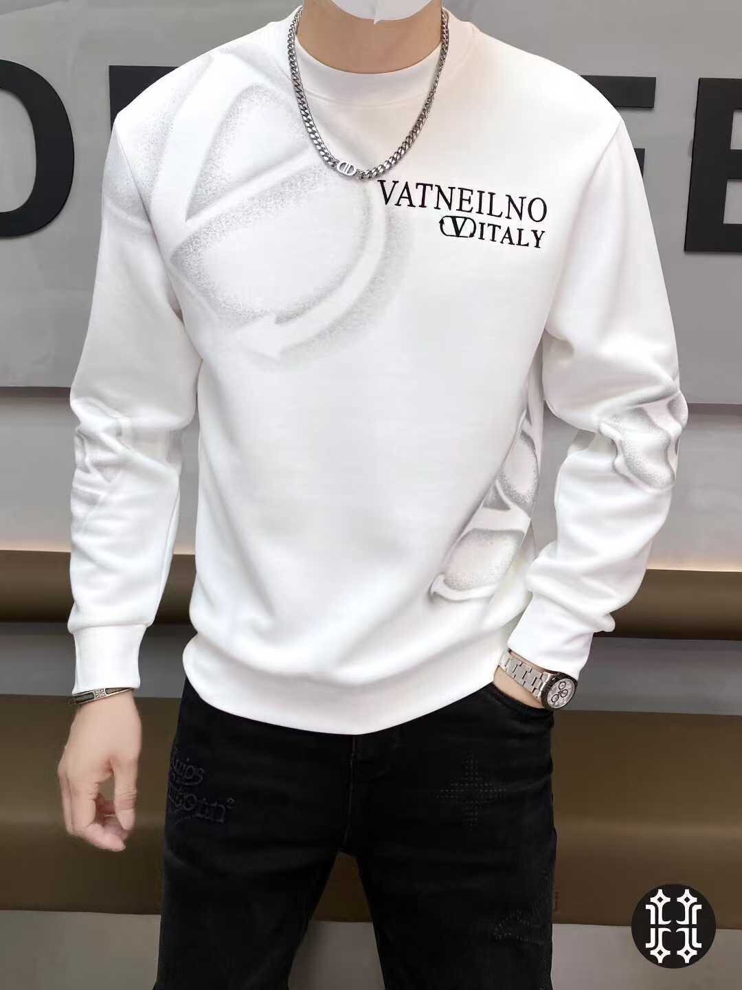 NO:570670,VALENT*NO Valentino  2025 new autumn and winter men's pullover sweatshirt. High-quality European product series. Heavy-duty stunner item, high street mix and match, eye-catching and powerful work, unique craftsmanship pattern on the chest, rich visual effect. Tencel modal fabric supplied by Italian customer, excellent drape, gloss brings strong texture,  Italian slim fit, super fashionable interior and exterior pieces, giving men the most refined look. Sizes M-3XL, can be worn up to 195 pounds, valentino, valentino, hoodie, sweatshirts, alexander  wang19860909VALENT*NO 华伦天奴 2025年秋冬新款男士套头卫衣.高品质欧货系列.重磅级尤物单品,高街混搭腔调有味,吸睛有力之作,胸前独特工艺制作图案,视觉效果丰富.意大利客供天丝莫代尔面料,垂感极佳,光泽度带来强烈的质感,意式修身剪裁,超好的时髦内外兼搭单品,给予男人最精致打扮.尺码M-3XL,最大可穿到195斤,,valentino,valentino,hoodie,sweatshirts,alexander wang,Men's clothing