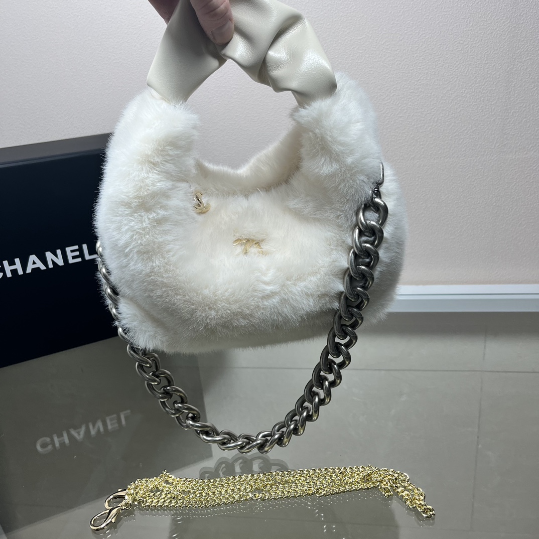 Chanel Crossbody & Shoulder Bags Wool Fall/Winter Collection Underarm