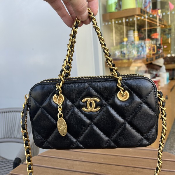 Chanel Crossbody & Shoulder Bags Vintage Gold Cowhide Chains
