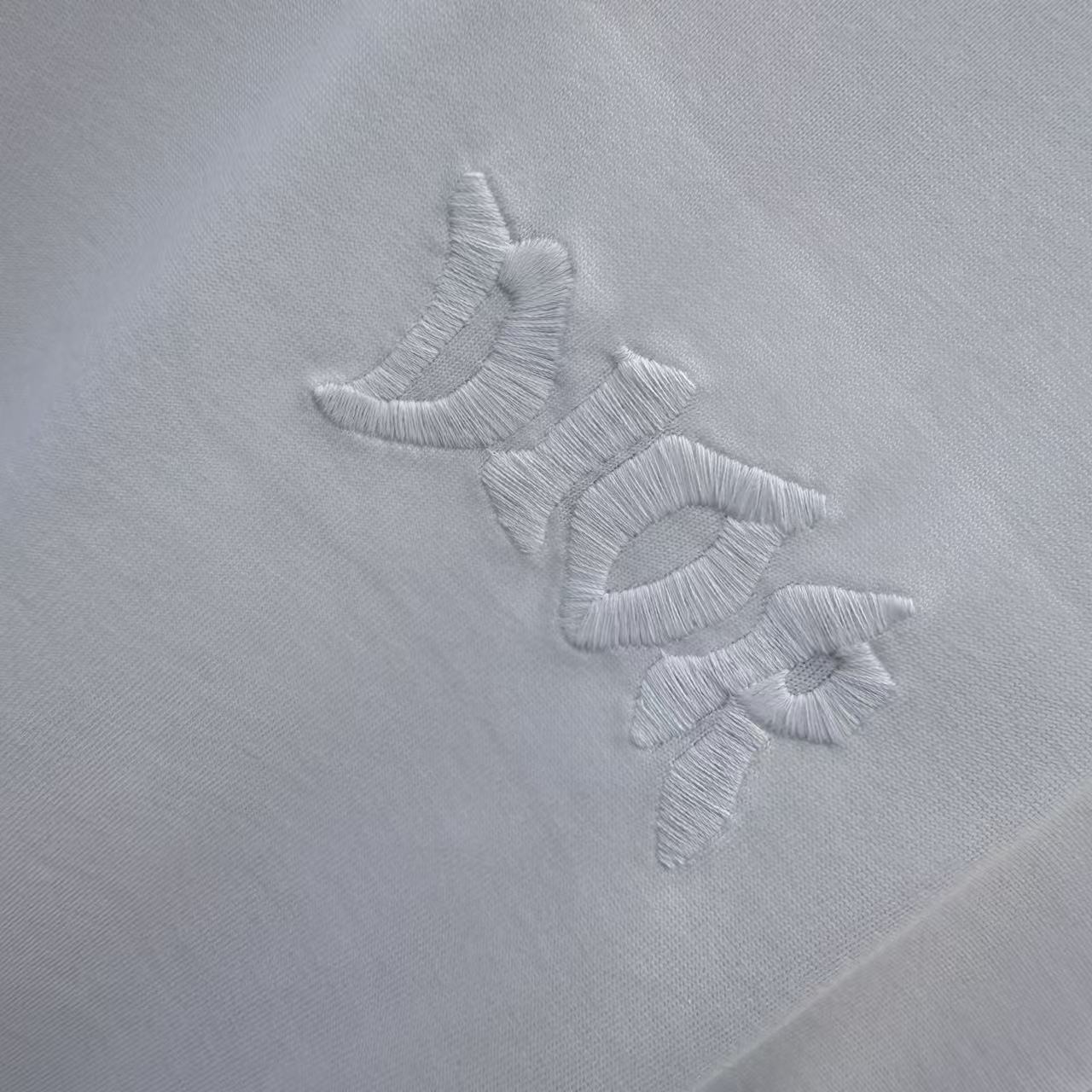 Dior DIO 2026春夏新款 蜜蜂字母锁链绣花