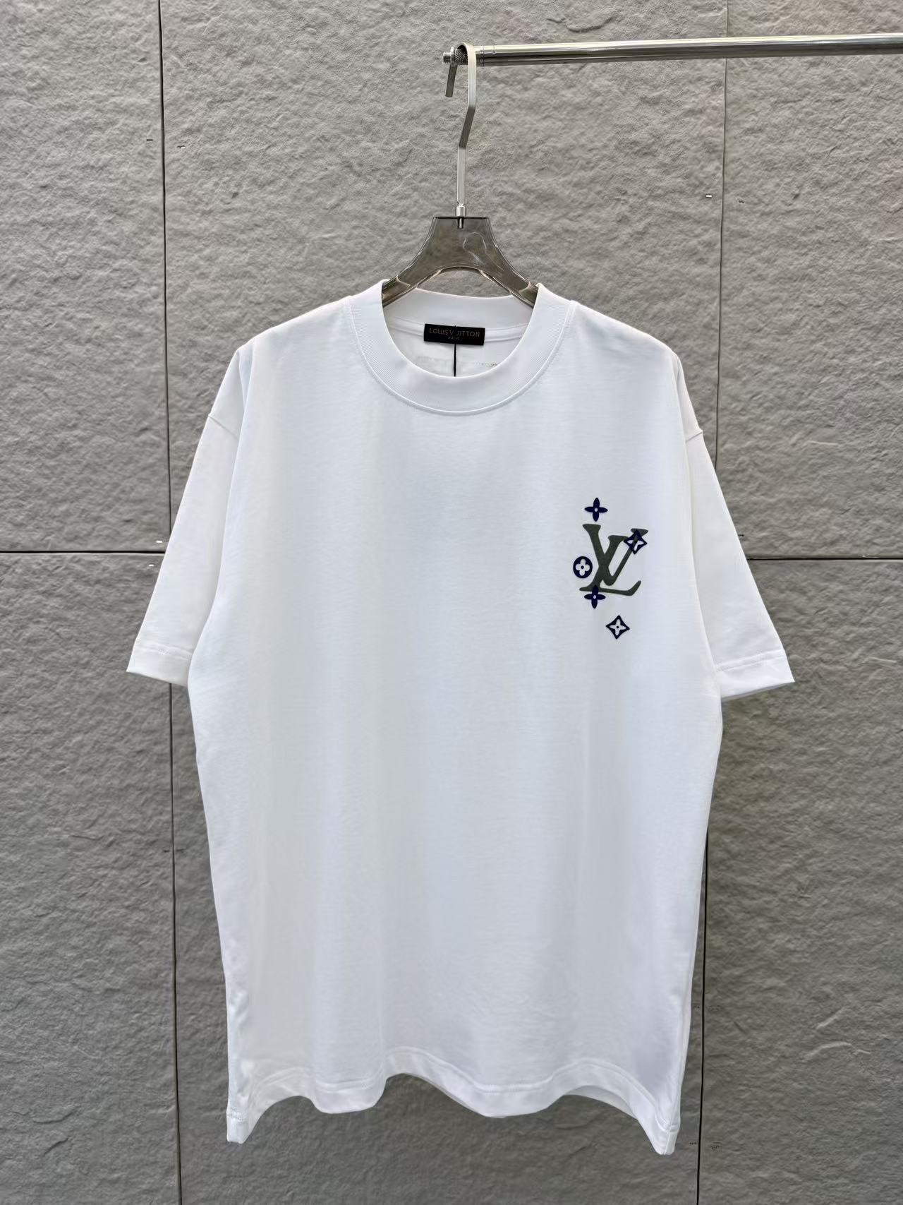 Louis Vuitton 1V 2026春夏新款 3D立体滴胶