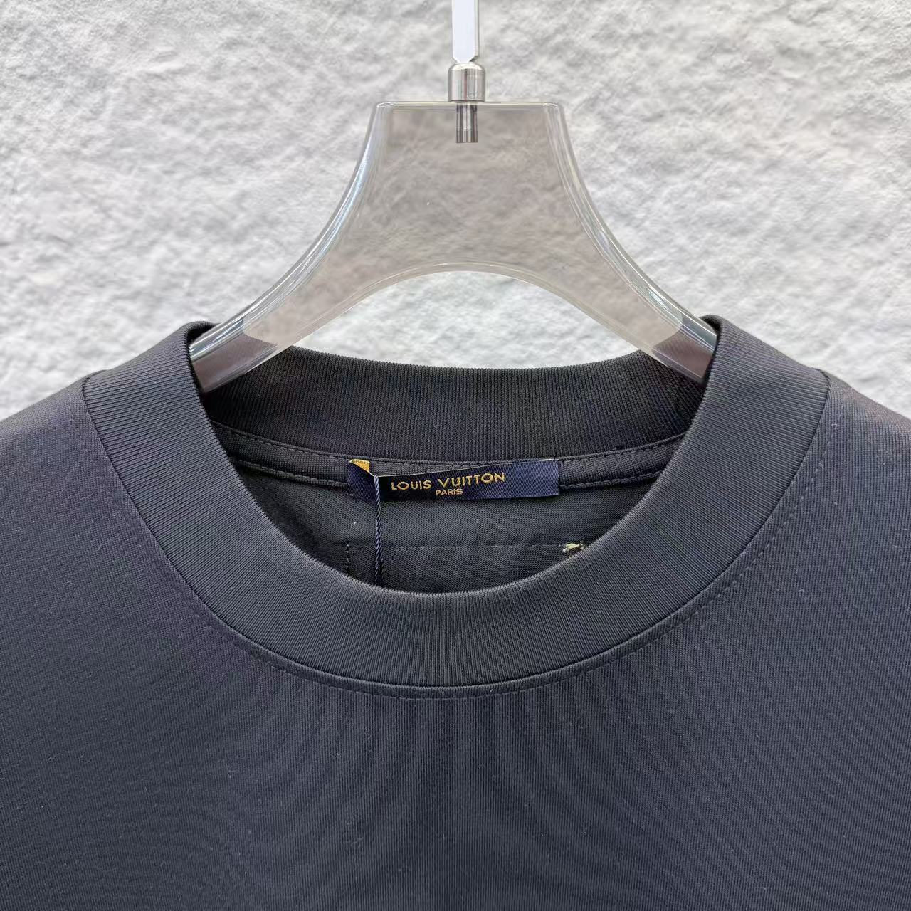 Louis Vuitton 1V 2026春夏新款 3D立体滴胶