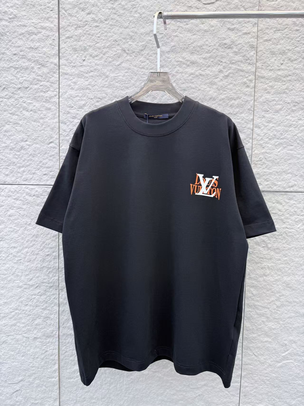 Louis Vuitton 1V 2026春夏新款 3D立体滴胶