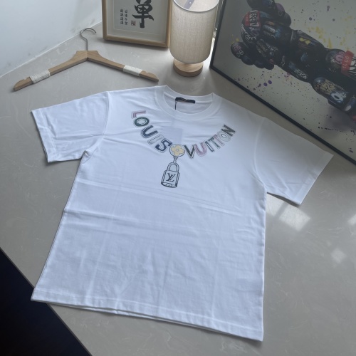 Louis Vuitton White Cotton T-Shirt with Lock and Logo Graphic Print 1 Louis Vuitton White Cotton T-Shirt with Lock and Logo Graphic Print