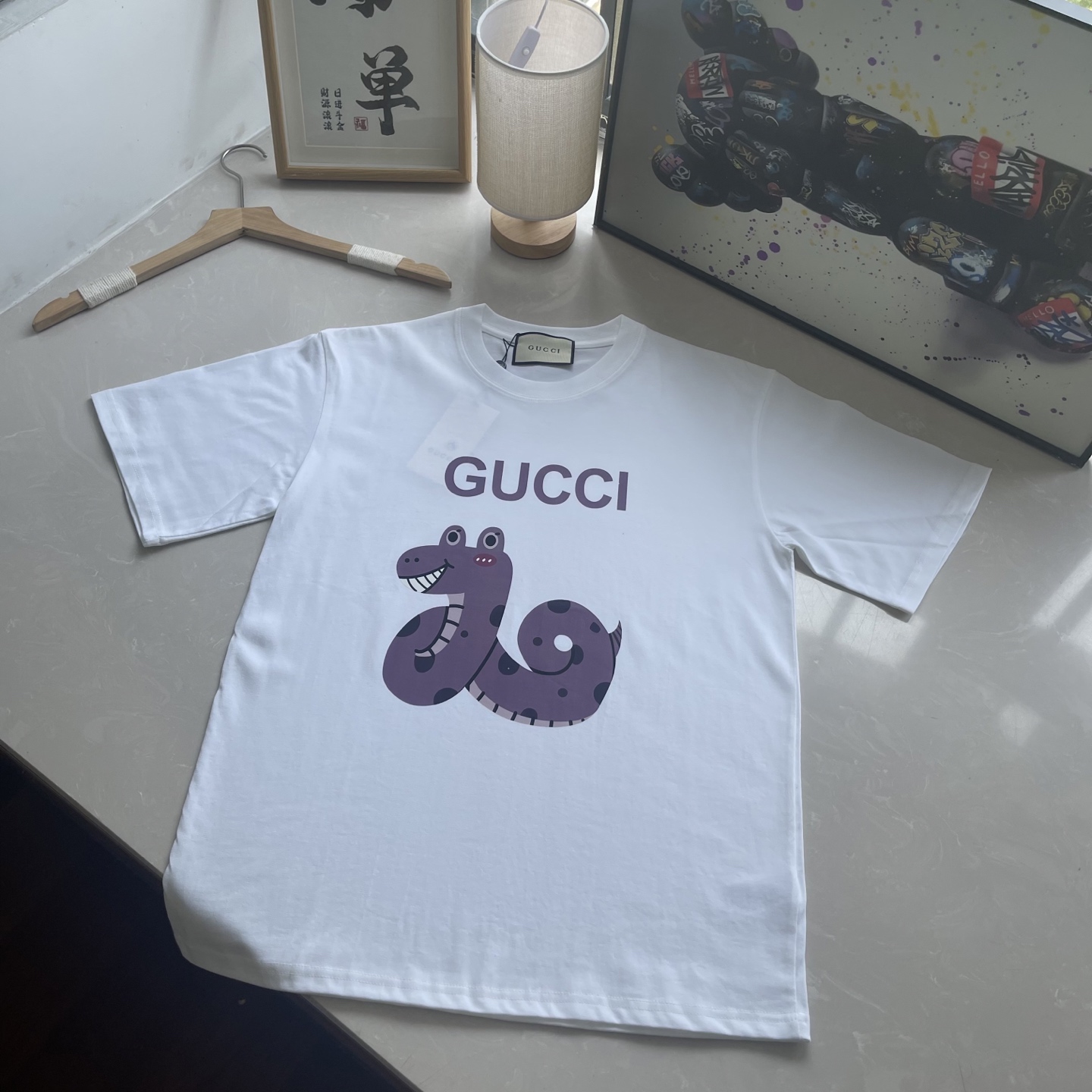 Gucci Men's/Women's Short Sleeve T-Shirt With Snake Graphic Print
