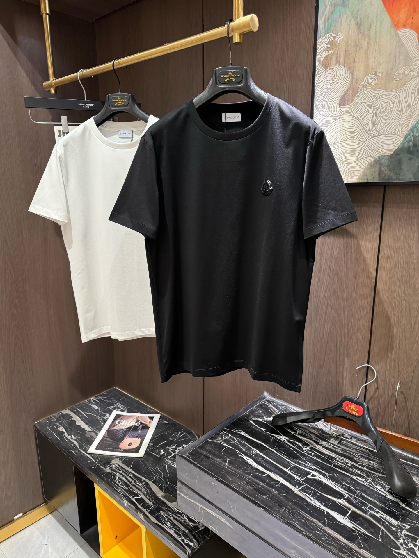 NO:121875,MON2025 spring and summer new short-sleeved sleeves have bright and bright overall color, smooth and soft feel, with a strong drape, natural and soft texture, super comfortable close body, and a strong drape!  T-shirts are very comfortable and practical in daily wear, super toughness is better than ordinary cotton, the texture is delicate, soft and skin-friendly, the touch is light and cool, the color is bright and the color is fast, the breathability and drape are good.. Number of codes M-3XL, T-shirt,tees, t-shirt,alexander wang19860909MON2025 春夏新款短袖 整体上色泽较鲜明和光亮,手感顺滑揉软,悬垂感特强,质地自然柔软、贴身超级舒服,悬垂感特强！ T恤日常穿搭很自在很实用,超级的有韧性比起一般的棉手感质感都更好的,面料质地细腻、柔软、亲肤,触感轻薄凉爽,色泽艳丽色牢度高,透气性及悬垂性好..码数M-3XL,,T-shirt,tees，t-shirt,alexander wang,Men's clothing