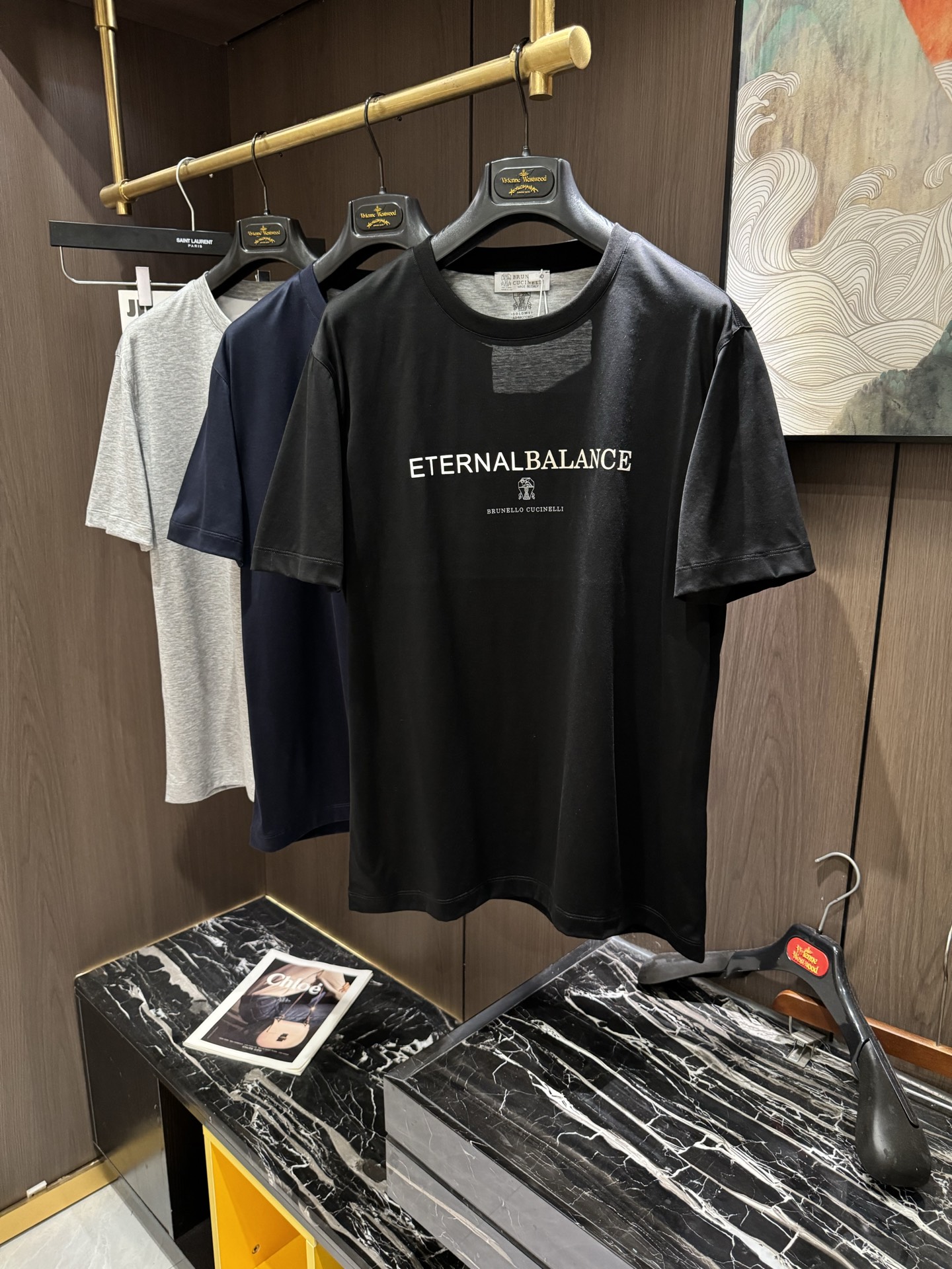 NO:126684,BC2025 spring and summer new short-sleeved sleeves have bright and bright overall color, smooth and soft feel, with a strong drape, natural and soft texture, super comfortable in the body, and a strong drape!  T-shirts are very comfortable and practical in daily wear, super toughness is better than ordinary cotton, the texture is delicate, soft and skin-friendly, the touch is light and cool, the color is bright and the color is fast, the breathability and drape are good.. Number of codes M-3XL, T-shirt,tees, t-shirt,alexander wang19860909BC2025 春夏新款短袖 整体上色泽较鲜明和光亮,手感顺滑揉软,悬垂感特强,质地自然柔软、贴身超级舒服,悬垂感特强！ T恤日常穿搭很自在很实用,超级的有韧性比起一般的棉手感质感都更好的,面料质地细腻、柔软、亲肤,触感轻薄凉爽,色泽艳丽色牢度高,透气性及悬垂性好..码数M-3XL,,T-shirt,tees，t-shirt,alexander wang,Men's clothing