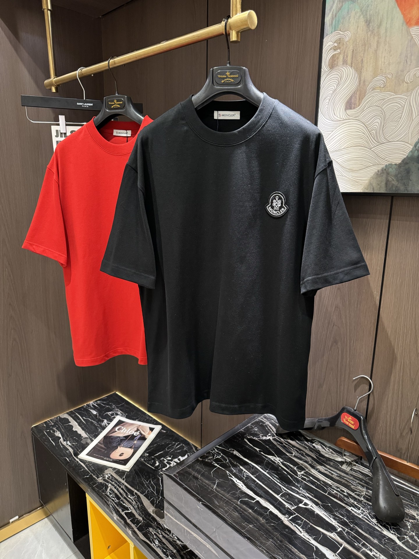 NO:126677,MON2025 spring and summer new short-sleeved sleeves have bright and bright overall color, smooth and soft feel, with a strong drape, natural and soft texture, super comfortable close body, and a strong drape!  T-shirts are very comfortable and practical in daily wear, super toughness is better than ordinary cotton, the texture is delicate, soft and skin-friendly, the touch is light and cool, the color is bright and the color is fast, the breathability and drape are good.. Number of codes M-2XL, T-shirt,tees, t-shirt,alexander wang19860909MON2025 春夏新款短袖 整体上色泽较鲜明和光亮,手感顺滑揉软,悬垂感特强,质地自然柔软、贴身超级舒服,悬垂感特强！ T恤日常穿搭很自在很实用,超级的有韧性比起一般的棉手感质感都更好的,面料质地细腻、柔软、亲肤,触感轻薄凉爽,色泽艳丽色牢度高,透气性及悬垂性好..码数M-2XL,,T-shirt,tees，t-shirt,alexander wang,Men's clothing