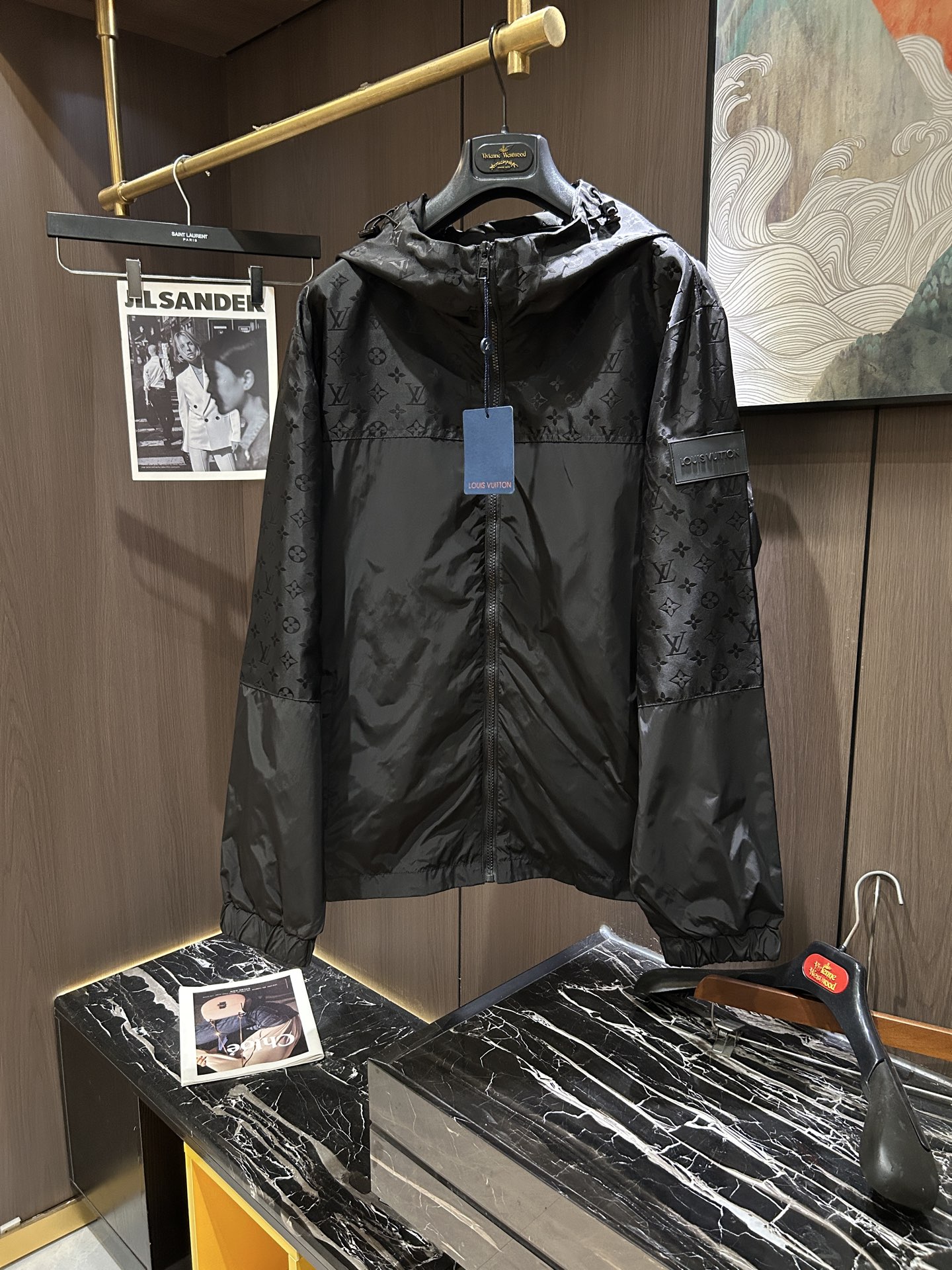 NO:134125,LV25S spring and summer men's hooded jacket......High-density polyester fabric on the main body meets the needs of regular casual and tolerate all occasions. It is an excellent first choice item during the dressing season, and it has excellent practical wearability!  !  Code number M-3XL, louis vuitton, jackets & coats, jackets & coats, hats, alexander wang19860909LV25S春夏男士连帽外套夹克.......主体高密度聚酯纤维面料 满足于常规休闲且包容所有场合的着装需求,出在穿搭季属于极出色的首选单品,实穿性极佳！！码数M-3XL,,louis vuitton,jackets & coats,jackets & coats,hats,alexander wang,Men's clothing