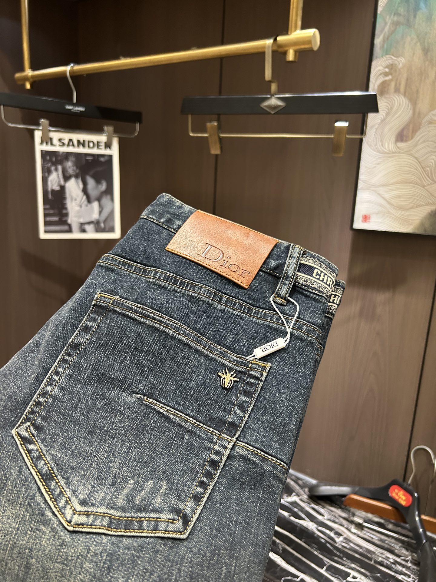 NO:134086,CD25S spring and summer men's casual jeans......Made of cotton denim fabric, soft texture without losing muscles and bones, dry and tough feel. Classic iconic brand logo, soul-like embellishment. All indicators are top-quality, which naturally brings an excellent body feel!  !  !  29-3837, jeans,alexander wang19860909CD25S春夏男士休闲牛仔裤.......棉质牛仔面料打造 质地柔软又不失筋骨,手感干爽有韧性 经典的标志性品牌徽标,灵魂般的点缀 各项指标皆为上品,自然带来极佳的上身体感！！！码数29-3837,,jeans,alexander wang,Men's clothing