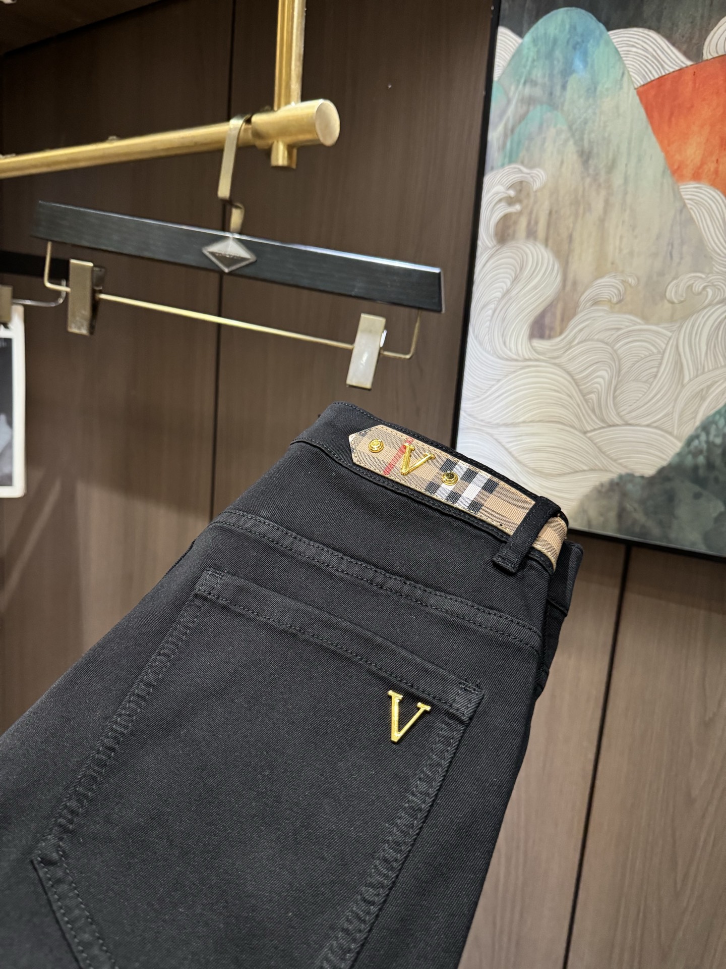 NO:134094,25S spring and summer men's casual jeans........ made of cotton denim fabric. The texture is soft and not loses muscles and bones. The touch is dry and tough. The classic iconic brand logo, soul-like embellishment. All indicators are top-quality, which naturally brings an excellent body feel!  !  !  29-3837, jeans,alexander wang1986090925S春夏男士休闲牛仔裤.......棉质牛仔面料打造 质地柔软又不失筋骨,手感干爽有韧性 经典的标志性品牌徽标,灵魂般的点缀 各项指标皆为上品,自然带来极佳的上身体感！！！码数29-3837,,jeans,alexander wang,Men's clothing