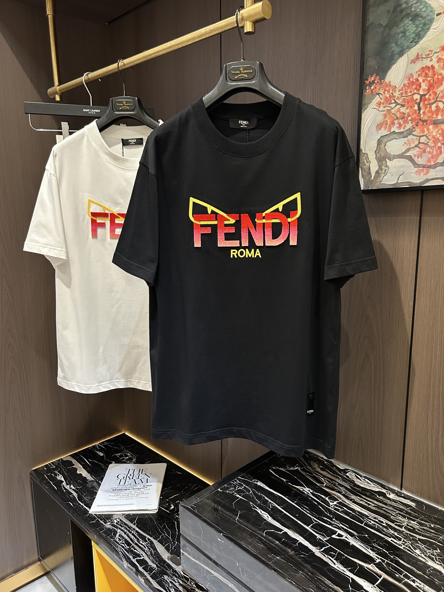 NO:160002,FD2025 Spring and Summer new short-sleeved sleeves have a bright and bright overall color, smooth and soft feel, with a strong drape, natural and soft texture, super comfortable in the body, and a strong drape!  T-shirts are very comfortable and practical in daily wear, super toughness is better than ordinary cotton, the texture is delicate, soft and skin-friendly, the touch is light and cool, the color is bright and the color is fast, the breathability and drape are good.. Number of codes M-3XL, T-shirt,tees, t-shirt,alexander wang19860909FD2025 春夏新款短袖 整体上色泽较鲜明和光亮,手感顺滑揉软,悬垂感特强,质地自然柔软、贴身超级舒服,悬垂感特强！ T恤日常穿搭很自在很实用,超级的有韧性比起一般的棉手感质感都更好的,面料质地细腻、柔软、亲肤,触感轻薄凉爽,色泽艳丽色牢度高,透气性及悬垂性好..码数M-3XL,,T-shirt,tees，t-shirt,alexander wang,Men's clothing