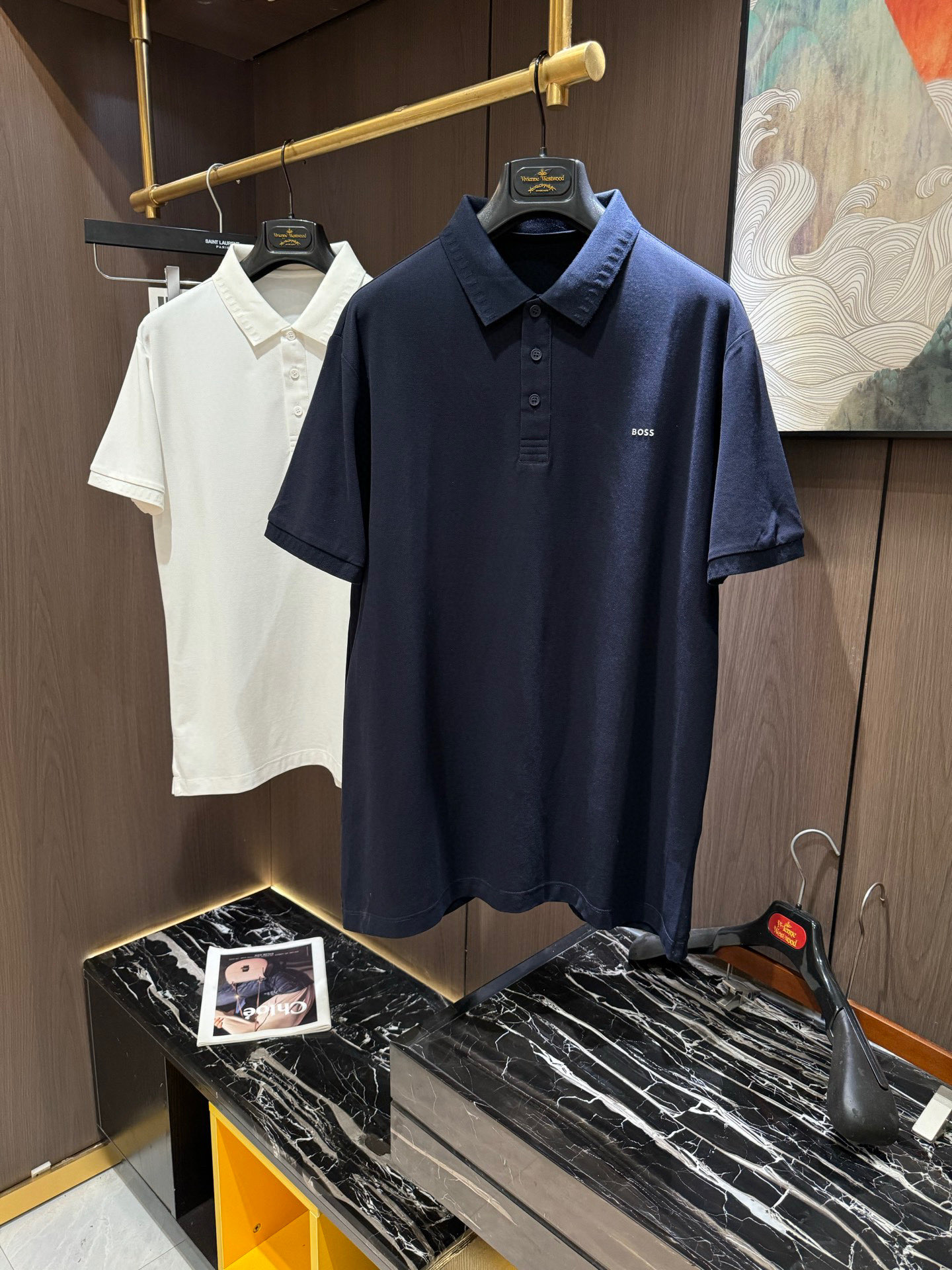 NO:136329,BOSS25S Spring and Summer Men's POLO Iconic LOGO logo on the chest overall is very light business and casual!  !  The upper body is light, comfortable and smooth. It is definitely a piece that makes you feel good for money!  !  !  Code number M-3XL, alexander wang19860909BOSS25S春夏男士POLO 胸前标志性LOGO徽标 整体非常的轻商务休闲！！上身轻盈舒适顺滑 到手绝对让你觉得物有所值的一件单品！！！码数M-3XL,,alexander wang,Men's clothing