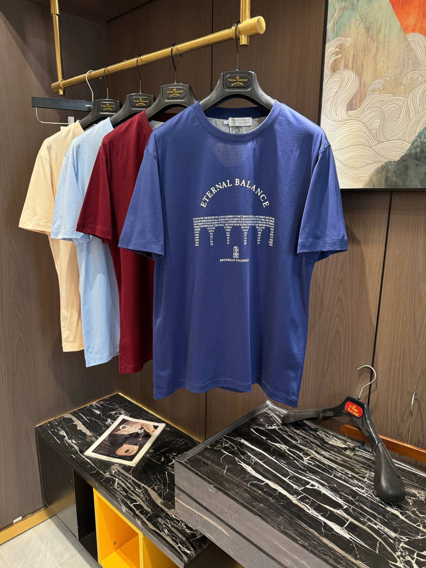 NO:136334,BC2025 spring and summer new short-sleeved sleeves have bright and bright overall color, smooth and soft feel, with a strong drape, natural and soft texture, super comfortable in the body, and a strong drape!  T-shirts are very comfortable and practical in daily wear, super toughness is better than ordinary cotton, the texture is delicate, soft and skin-friendly, the touch is light and cool, the color is bright and the color is fast, the breathability and drape are good.. Number of codes M-3XL, T-shirt,tees, t-shirt,alexander wang19860909BC2025 春夏新款短袖 整体上色泽较鲜明和光亮,手感顺滑揉软,悬垂感特强,质地自然柔软、贴身超级舒服,悬垂感特强！ T恤日常穿搭很自在很实用,超级的有韧性比起一般的棉手感质感都更好的,面料质地细腻、柔软、亲肤,触感轻薄凉爽,色泽艳丽色牢度高,透气性及悬垂性好..码数M-3XL,,T-shirt,tees，t-shirt,alexander wang,Men's clothing