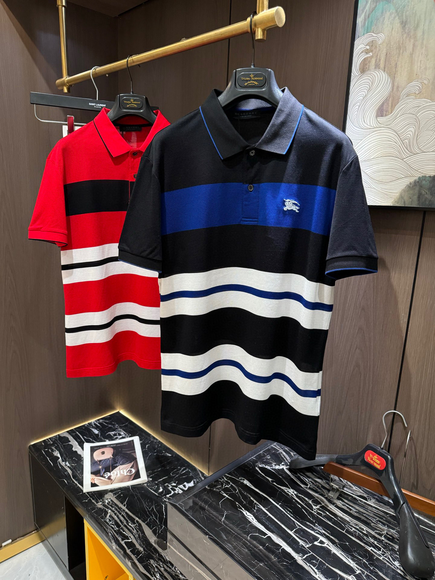 NO:136349,BUR25S Spring and Summer Men's POLO Iconic LOGO logo on the chest. Overall, it is very light business and casual!  !  The upper body is light, comfortable and smooth. It is definitely a piece that makes you feel good for money!  !  !  Code number M-3XL, burberry, alexander wang19860909BUR25S春夏男士POLO 胸前标志性LOGO徽标 整体非常的轻商务休闲！！上身轻盈舒适顺滑 到手绝对让你觉得物有所值的一件单品！！！码数M-3XL,,burberry,alexander wang,Men's clothing