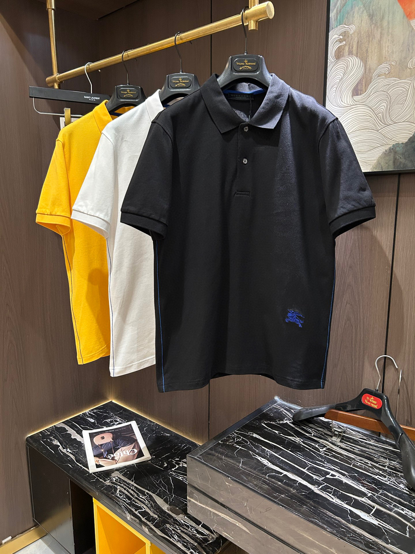 NO:136352,BUR25S men's lapel short-sleeved polo...... Soft, delicate, warm and light..... Classic and practical wear, shining like a kaleidoscope, with a strong three-dimensional feeling, and it is rare to get more!  !  Code number M-3XL, burberry, T-shirt, alexander wang19860909BUR25S男士翻领短袖polo.......柔软细腻温润轻盈.......经典实穿,如万花筒般绽放光彩,立体感超强,不可多得！！码数M-3XL,,burberry,T-shirt,alexander wang,Men's clothing