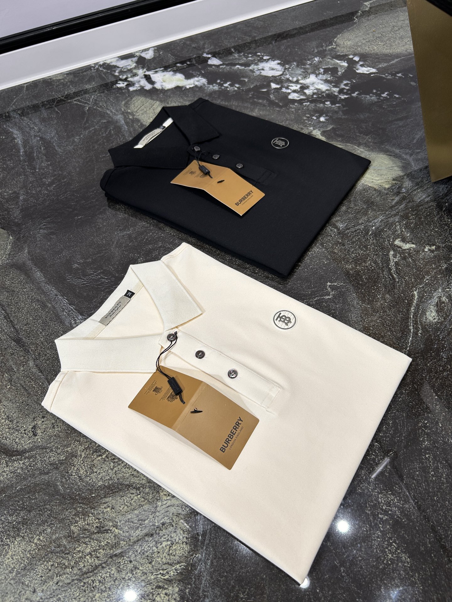 NO:146066,BUR25S spring and summer new business casual lapel short sleeve POLO, code number M-4XL, burberry, T-shirt, alexander wang19860909BUR25S春夏新款商务休闲翻领短袖POLO,码数M-4XL,,burberry,T-shirt,alexander wang,Men's clothing