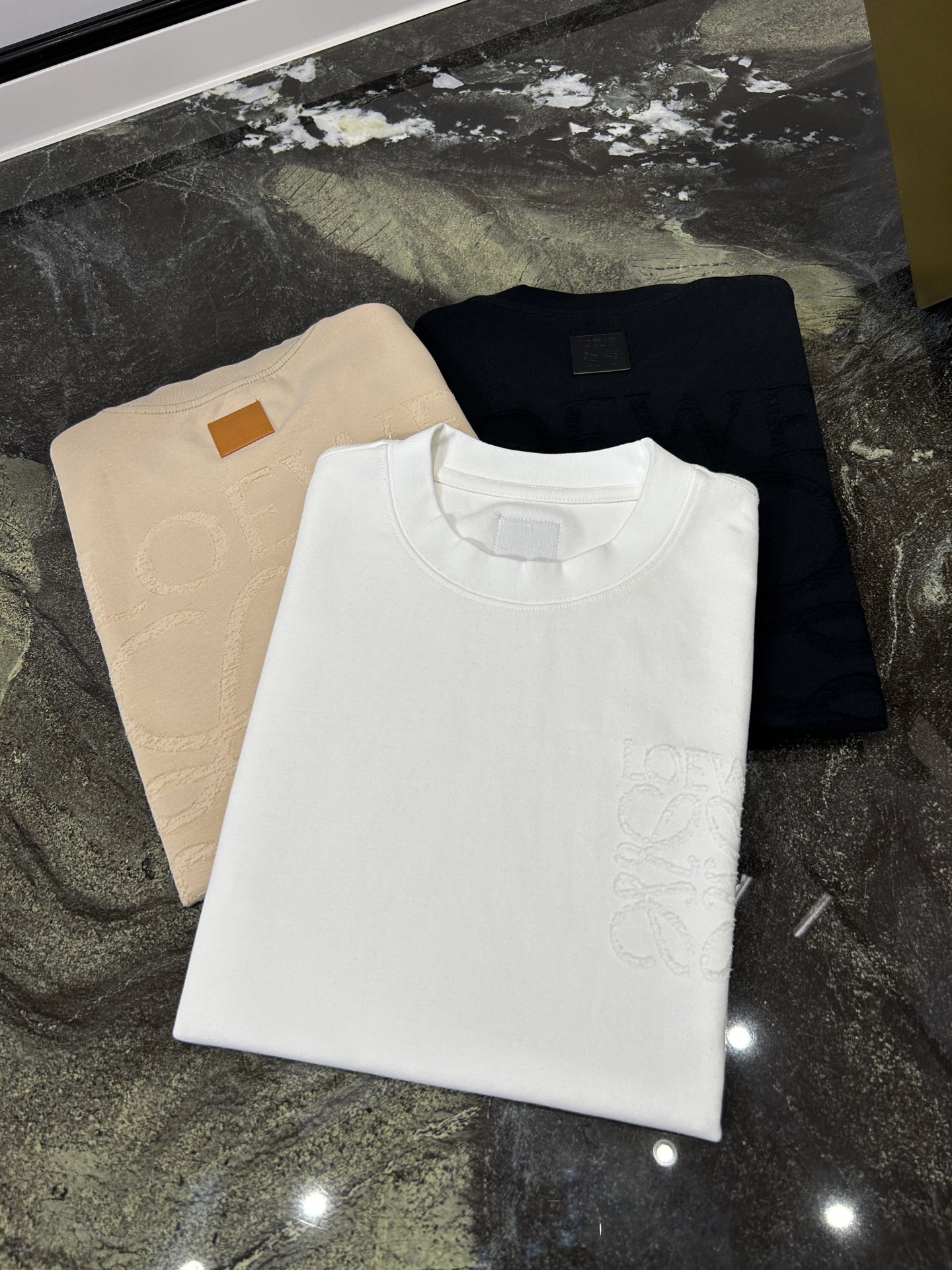 NO:146110,LOE25S spring and summer new casual round neck short sleeves, size M-3XL, loewe, T-shirt, alexander wang19860909LOE25S春夏新款休闲圆领短袖,码数M-3XL,,loewe,T-shirt,alexander wang,Men's clothing