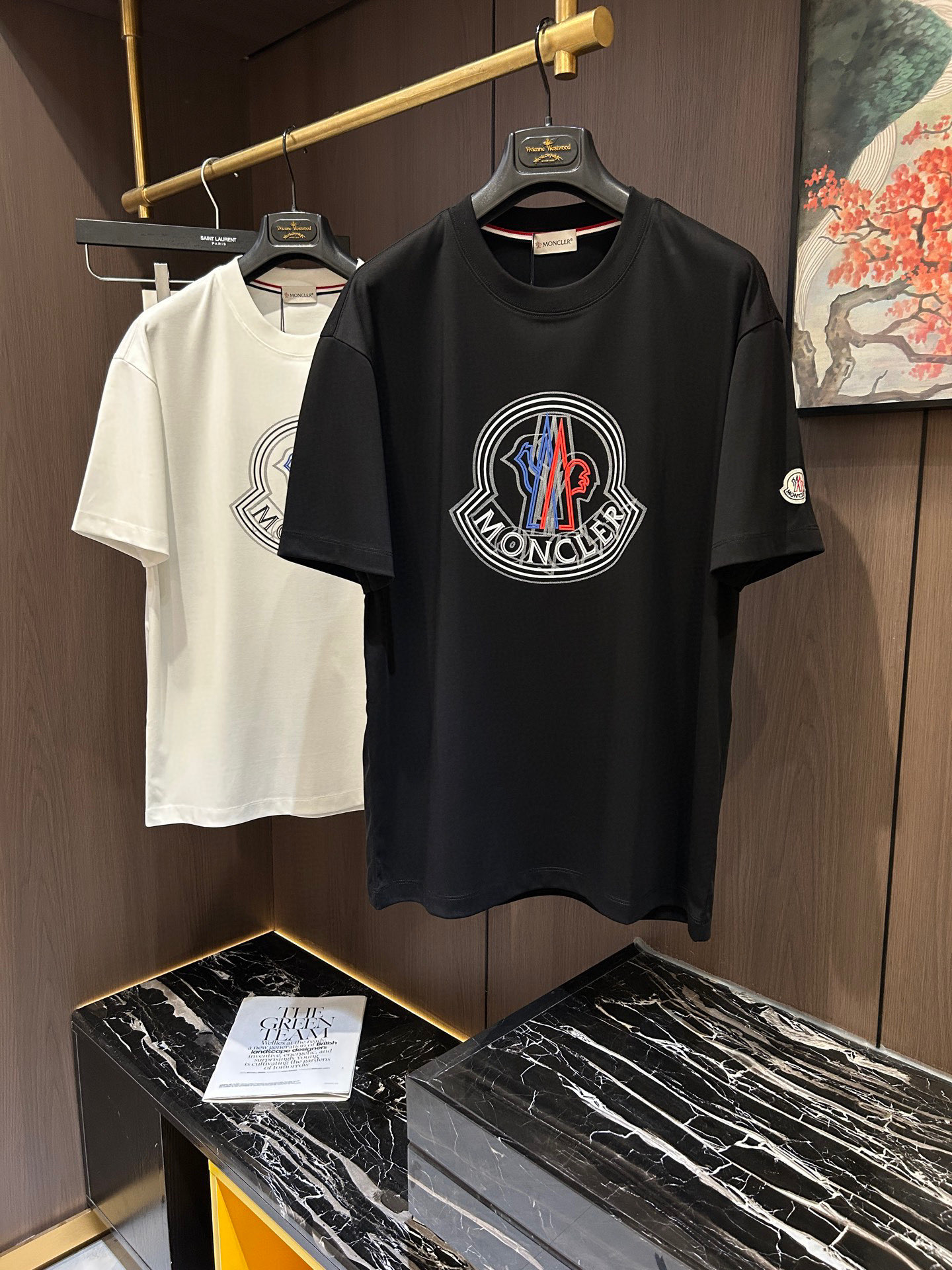 NO:148678,MON2025 spring and summer new short-sleeved sleeves have bright and bright overall color, smooth and soft feel, with a strong drape, natural and soft texture, super comfortable close body, and a strong drape!  T-shirts are very comfortable and practical in daily wear, super toughness is better than ordinary cotton, the texture is delicate, soft and skin-friendly, the touch is light and cool, the color is bright and the color is fast, the breathability and drape are good.. Number of codes M-3XL, T-shirt,tees, t-shirt,alexander wang19860909MON2025 春夏新款短袖 整体上色泽较鲜明和光亮,手感顺滑揉软,悬垂感特强,质地自然柔软、贴身超级舒服,悬垂感特强！ T恤日常穿搭很自在很实用,超级的有韧性比起一般的棉手感质感都更好的,面料质地细腻、柔软、亲肤,触感轻薄凉爽,色泽艳丽色牢度高,透气性及悬垂性好..码数M-3XL,,T-shirt,tees，t-shirt,alexander wang,Men's clothing