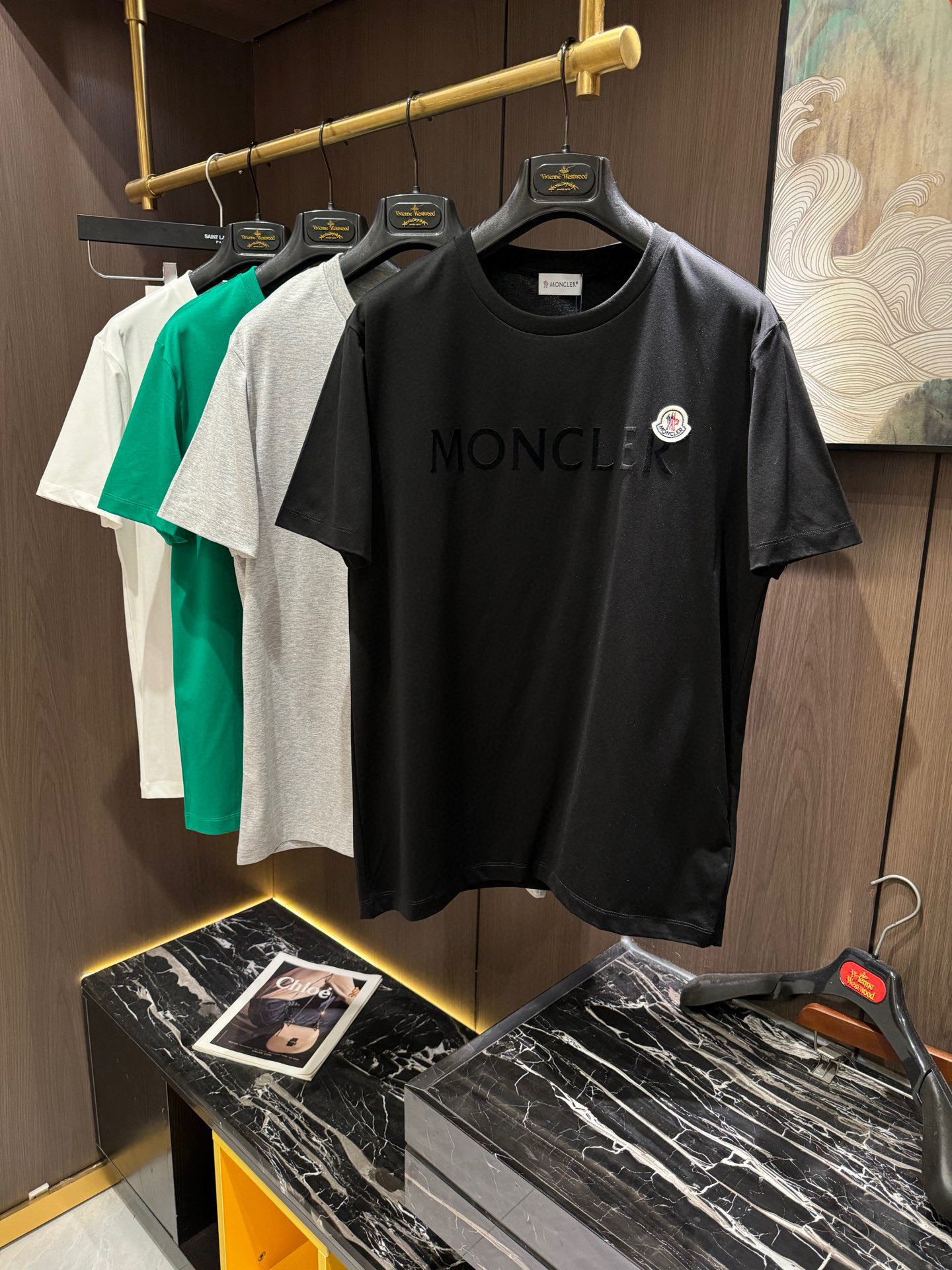 NO:148640,MON2025 spring and summer new short-sleeved sleeves have bright and bright overall color, smooth and soft feel, with a strong drape, natural and soft texture, super comfortable close body, and a strong drape!  T-shirts are very comfortable and practical in daily wear, super toughness is better than ordinary cotton, the texture is delicate, soft and skin-friendly, the touch is light and cool, the color is bright and the color is fast, the breathability and drape are good.. Number of codes M-3XL, T-shirt,tees, t-shirt,alexander wang19860909MON2025 春夏新款短袖 整体上色泽较鲜明和光亮,手感顺滑揉软,悬垂感特强,质地自然柔软、贴身超级舒服,悬垂感特强！ T恤日常穿搭很自在很实用,超级的有韧性比起一般的棉手感质感都更好的,面料质地细腻、柔软、亲肤,触感轻薄凉爽,色泽艳丽色牢度高,透气性及悬垂性好..码数M-3XL,,T-shirt,tees，t-shirt,alexander wang,Men's clothing