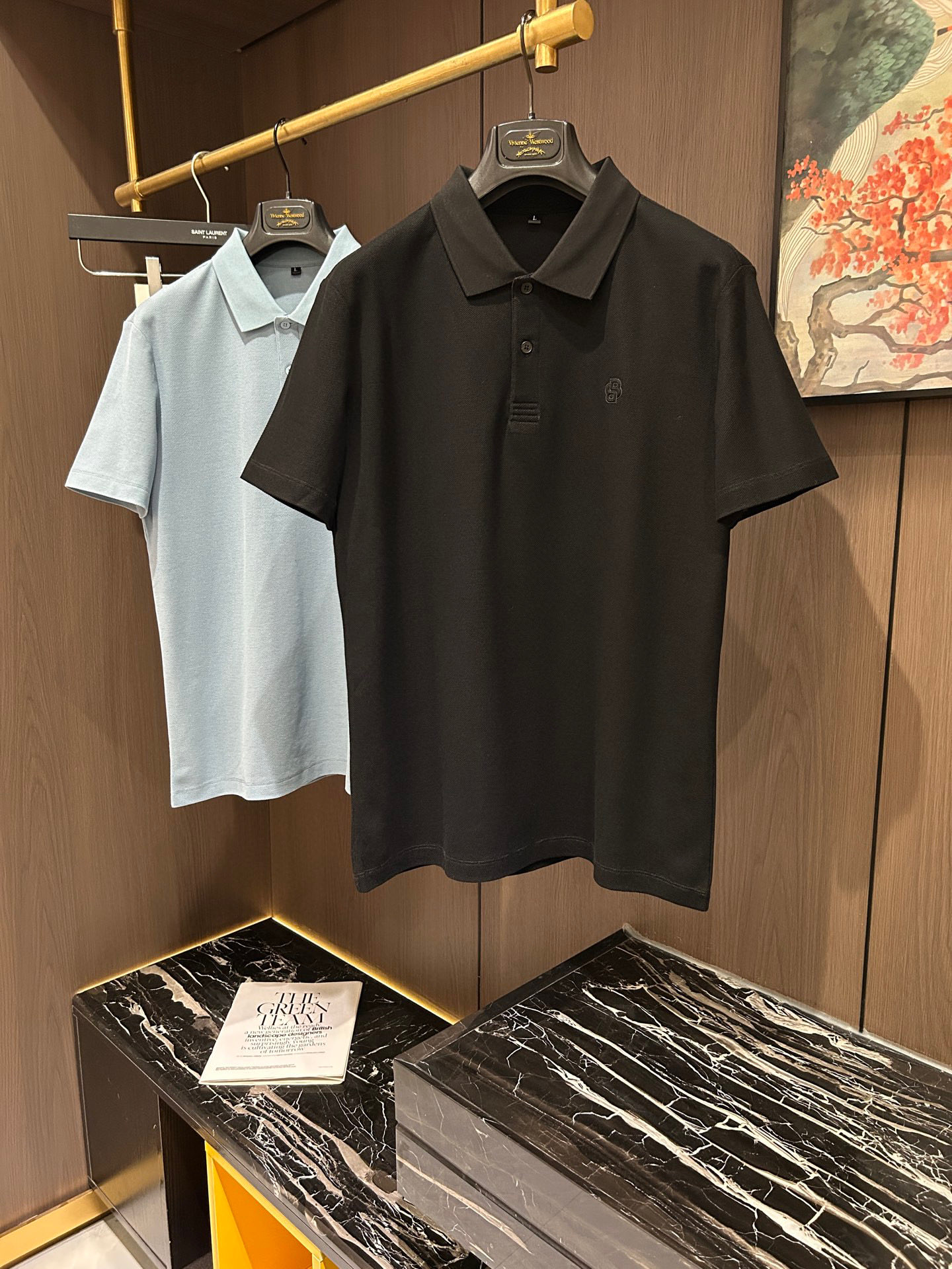 NO:152244,BAL25S Spring and Summer Men's POLO Iconic LOGO logo on the chest. Overall, it is very light business and casual!  !  The upper body is light, comfortable and smooth. It is definitely a piece that makes you feel good for money!  !  !  Code number M-3XL, alexander wang19860909BAL25S春夏男士POLO 胸前标志性LOGO徽标 整体非常的轻商务休闲！！上身轻盈舒适顺滑 到手绝对让你觉得物有所值的一件单品！！！码数M-3XL,,alexander wang,Men's clothing