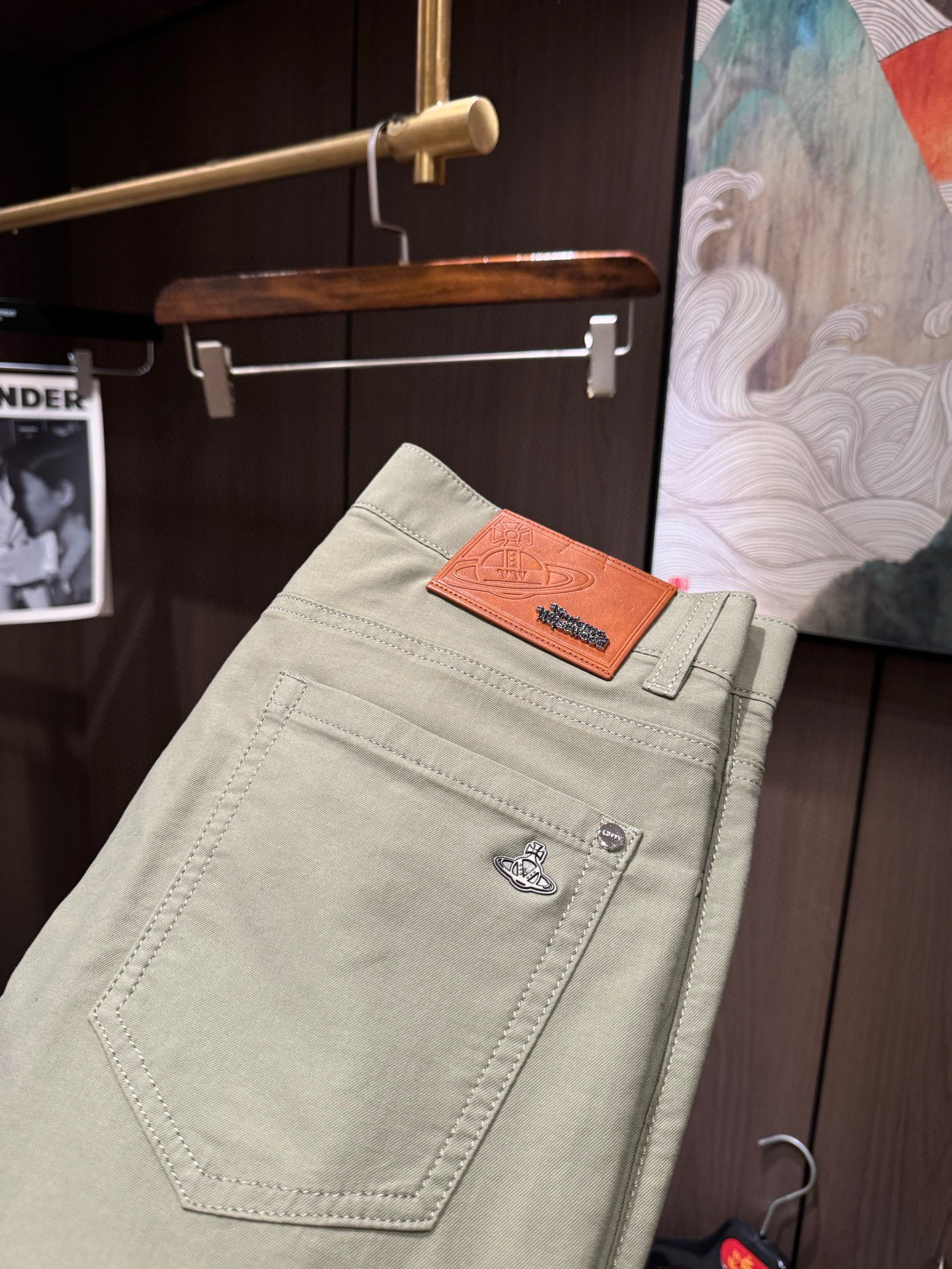 NO:152214,VIVI25S spring and summer men's casual jeans......Made of cotton denim fabric, soft texture without losing muscles and bones, dry and tough feel. Classic iconic brand logo, soul-like embellishment. All indicators are top-quality, which naturally brings an excellent body feel!  !  !  29-3837, jeans,alexander wang19860909VIVI25S春夏男士休闲牛仔裤.......棉质牛仔面料打造 质地柔软又不失筋骨,手感干爽有韧性 经典的标志性品牌徽标,灵魂般的点缀 各项指标皆为上品,自然带来极佳的上身体感！！！码数29-3837,,jeans,alexander wang,Men's clothing