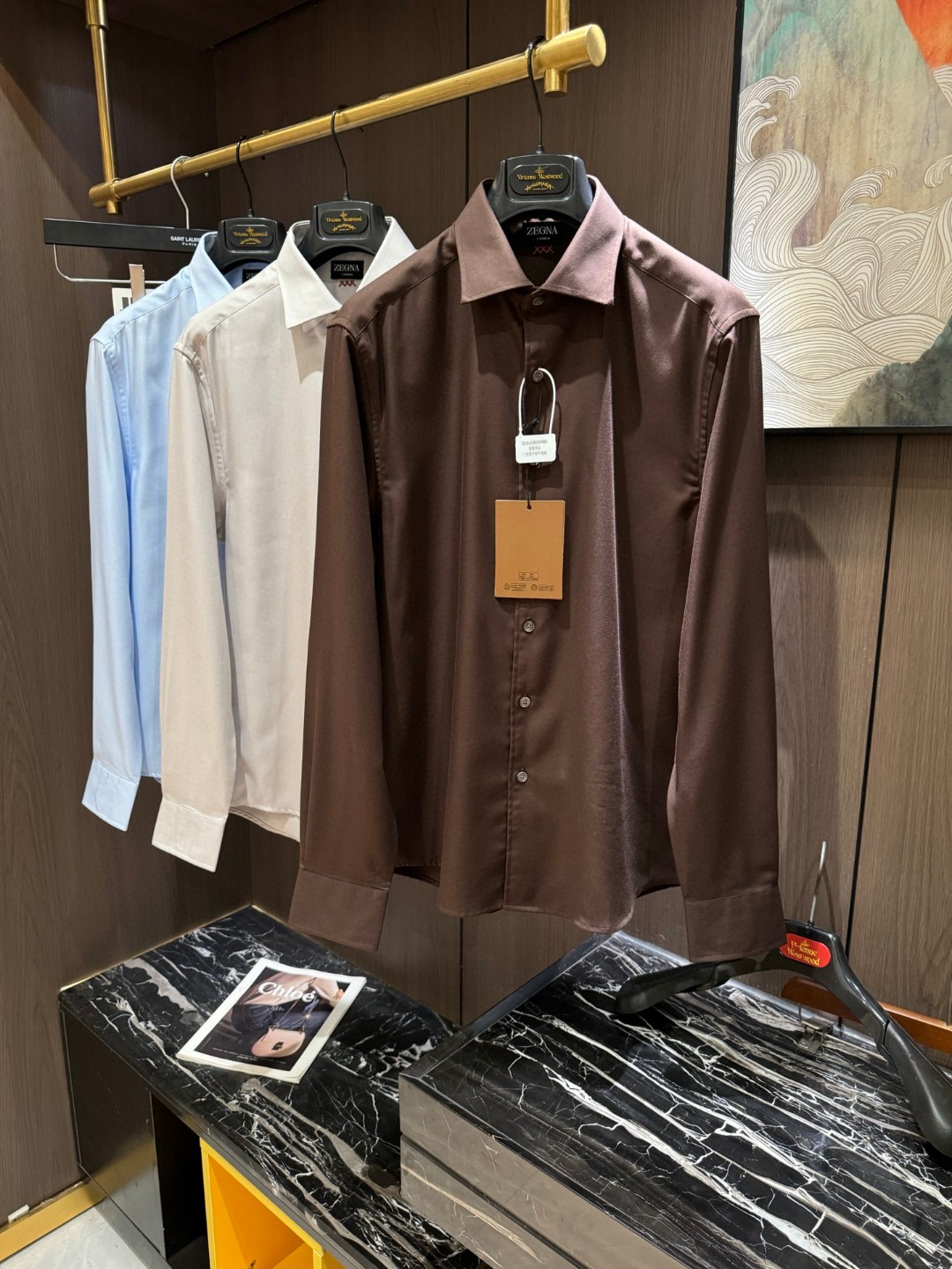 NO:160812,Price correction!  !  ZZ2025 men's solid color lapel shirt, business casual slim long-sleeved shirt!  Proper business and leisure!  Limited new model, urban business style!  The style and tailoring of the shirt is even more delicate and plastic, and does not require too much primary color decoration. For men, it is their own charm!  Built with imported organic cotton, the style is more crisp and natural, with extremely comfortable touch and excellent fit!  S-2XL, Shirts,alexander wang19860909价格更正！！ ZZ2025男士纯色翻领衬衫,商务休闲修身款长袖衬衣！ 宜商务 宜休闲！限量新款,都市商务气质款！ 衬衫的版型剪裁更是精剪塑性,不需要过多的原色装饰,对于男士来说极简便是自身魅力！ 客供进口有机棉打造,更显版型的挺括自然,触感极为舒适,贴身性能绝佳！ 码数S-2XL,,shirts,alexander wang,Men's clothing