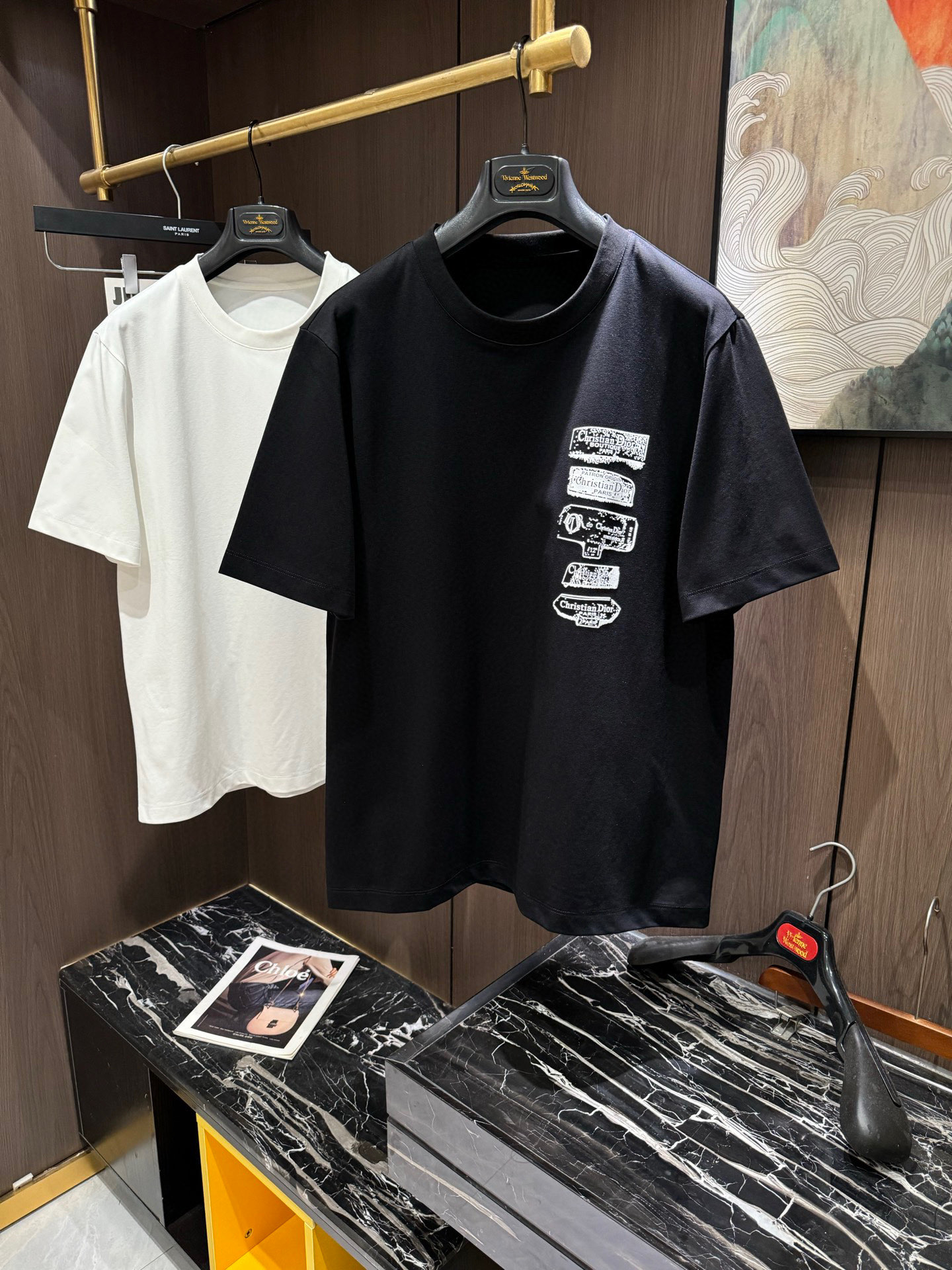 NO:160831,CD2025 Spring and Summer New Short Sleeves The overall color is bright and bright, with a smooth and soft feel, with a strong drape, natural and soft texture, super comfortable in the body, and a strong drape!  T-shirts are very comfortable and practical in daily wear, super toughness is better than ordinary cotton, the texture is delicate, soft and skin-friendly, the touch is light and cool, the color is bright and the color is fast, the breathability and drape are good.. Number of codes M-3XL, T-shirt,tees, t-shirt,alexander wang19860909CD2025 春夏新款短袖 整体上色泽较鲜明和光亮,手感顺滑揉软,悬垂感特强,质地自然柔软、贴身超级舒服,悬垂感特强！ T恤日常穿搭很自在很实用,超级的有韧性比起一般的棉手感质感都更好的,面料质地细腻、柔软、亲肤,触感轻薄凉爽,色泽艳丽色牢度高,透气性及悬垂性好..码数M-3XL,,T-shirt,tees，t-shirt,alexander wang,Men's clothing