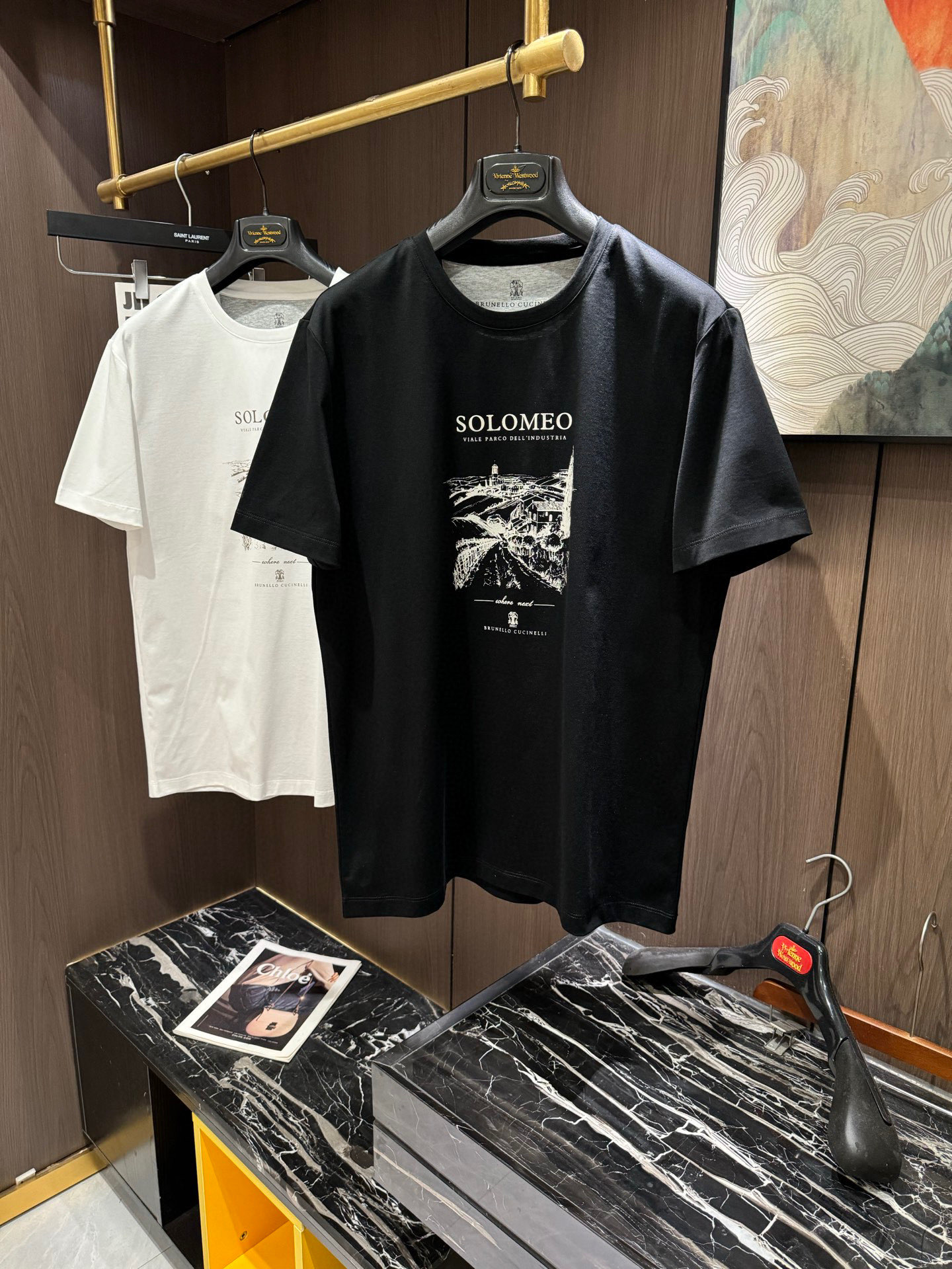 NO:160833,BC2025 spring and summer new short-sleeved sleeves have bright and bright overall color, smooth and soft feel, with a strong drape, natural and soft texture, super comfortable in the body, and a strong drape!  T-shirts are very comfortable and practical in daily wear, super toughness is better than ordinary cotton, the texture is delicate, soft and skin-friendly, the touch is light and cool, the color is bright and the color is fast, the breathability and drape are good.. Number of codes M-3XL, T-shirt,tees, t-shirt,alexander wang19860909BC2025 春夏新款短袖 整体上色泽较鲜明和光亮,手感顺滑揉软,悬垂感特强,质地自然柔软、贴身超级舒服,悬垂感特强！ T恤日常穿搭很自在很实用,超级的有韧性比起一般的棉手感质感都更好的,面料质地细腻、柔软、亲肤,触感轻薄凉爽,色泽艳丽色牢度高,透气性及悬垂性好..码数M-3XL,,T-shirt,tees，t-shirt,alexander wang,Men's clothing