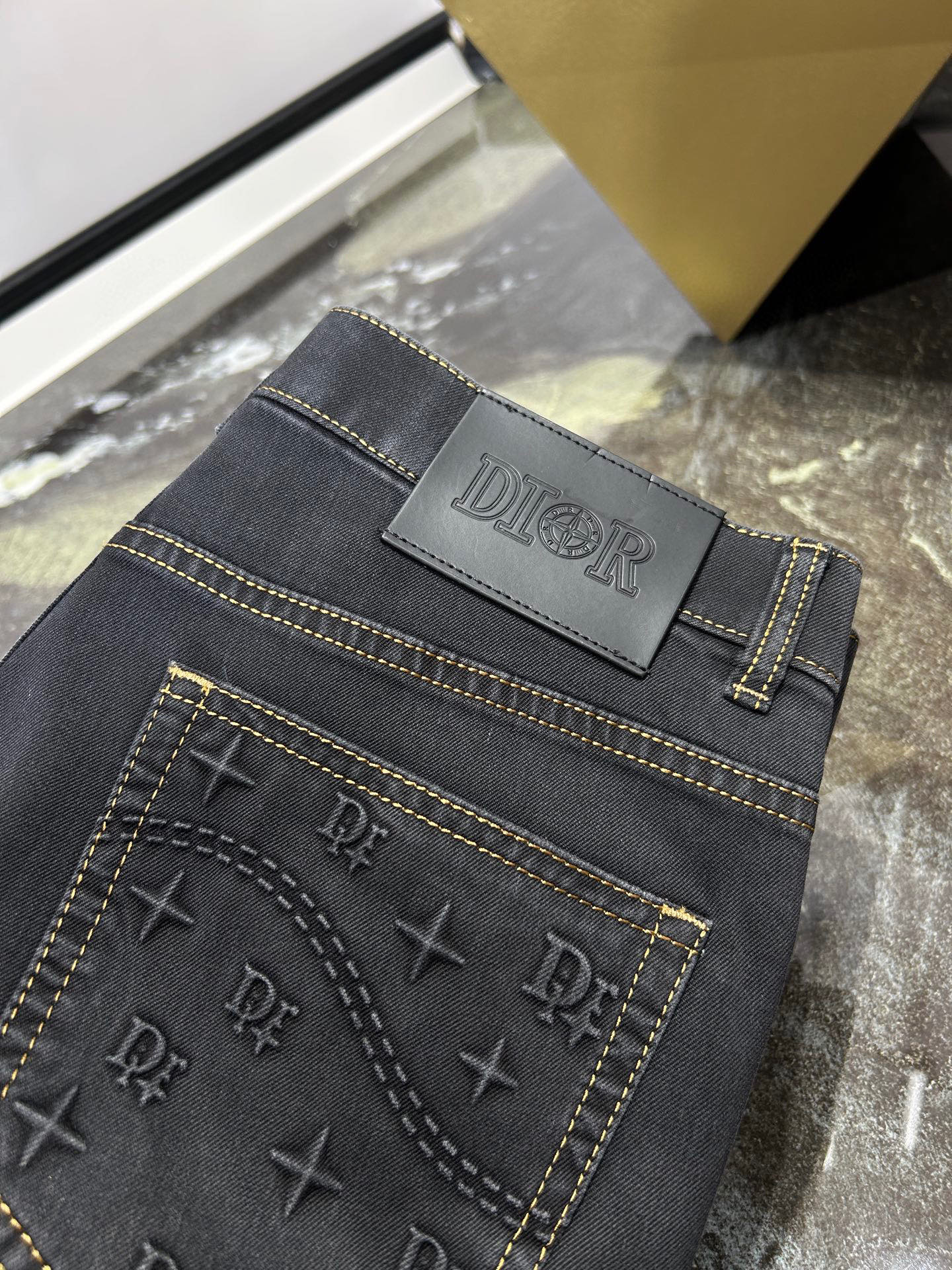 P616 CD25S MEN’S LEISURE JEANS… NUMBER 29-38