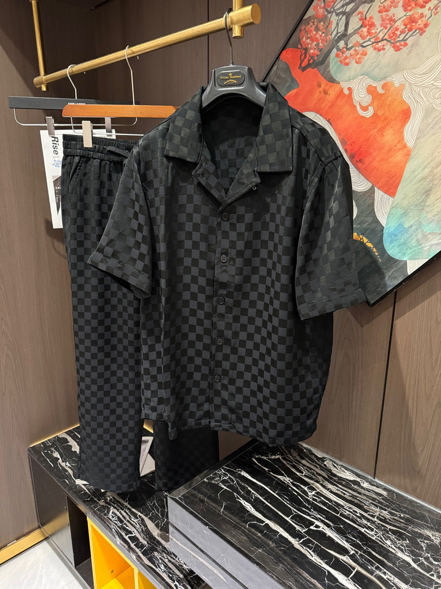 NO:496483,A new men's casual lapel short-sleeved shirt and trousers set, size M-3XL, louis vuitton,shirts,T-shirt,alexander wang19860909一套 LV25S新款男士休闲翻领短袖衬衫长裤套装,码数M-3XL,,louis vuitton,shirts,T-shirt,alexander wang,Men's clothing