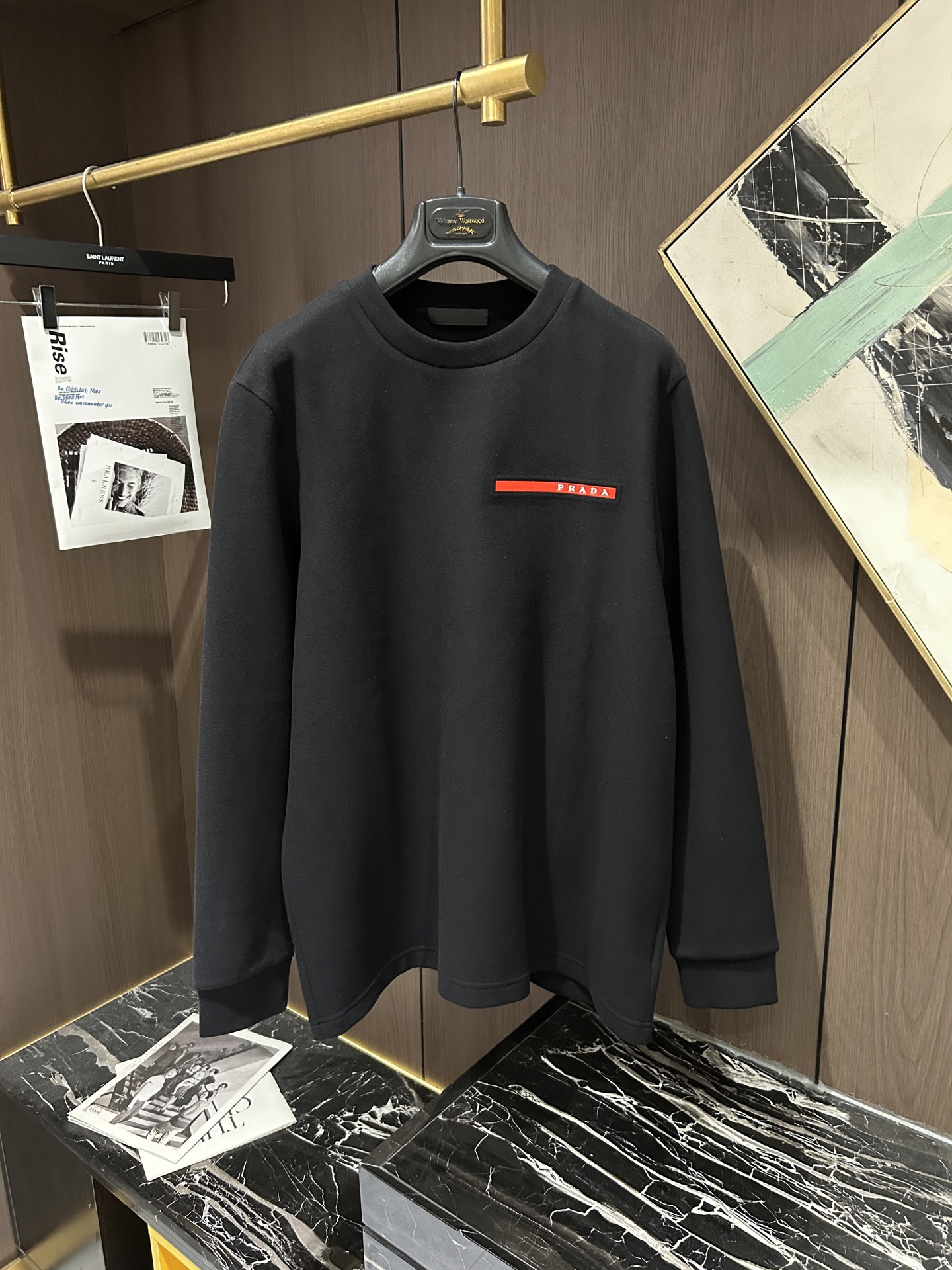 NO:646358,Prada round neck black sweatshirt Material Space velvet Warm and comfortable Size M-2XL Size: M L  PS: Avoid violent machine washing, heavy rubbing, long-term soaking, high-temperature drying, prada, hoodie, sweatshirts, alexander wang19860909普拉达圆领黑色卫衣 材质 太空绒 保暖 舒适 尺码M-2XL 尺码:M L XLXXL 衣长:7071 7274 胸围:109110 114118 肩宽:44 4546 47 (手工测量会有±1公分误差,属于正常现象) PS:忌暴力机洗,重度揉搓,长时间浸泡,高温烘干,,prada,hoodie,sweatshirts,alexander wang,Men's clothing