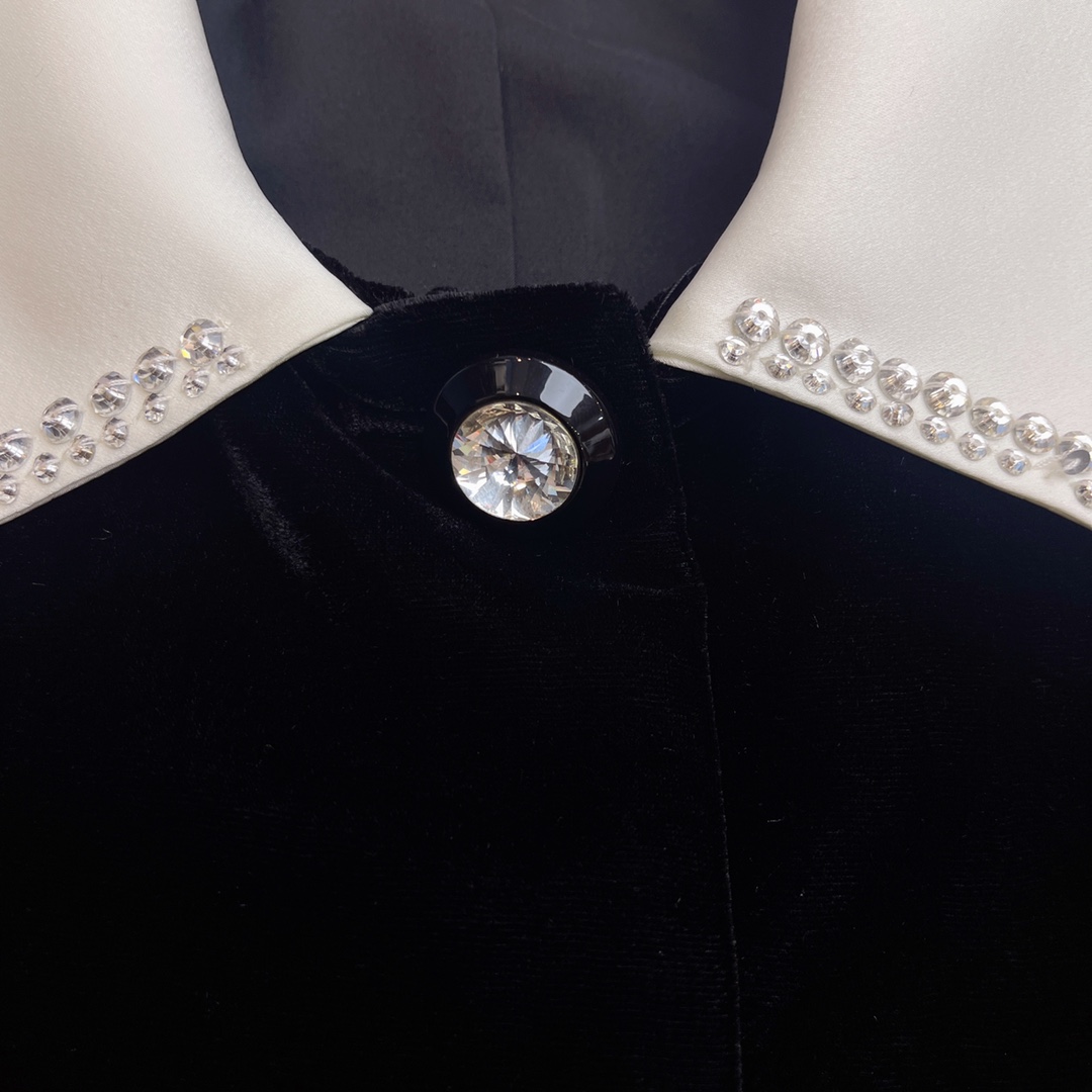 2024 Autumn High-End Women’s Suit: Velvet, Stylish, Aristocratic, Black, Silk-Poly Blend - 图片 5
