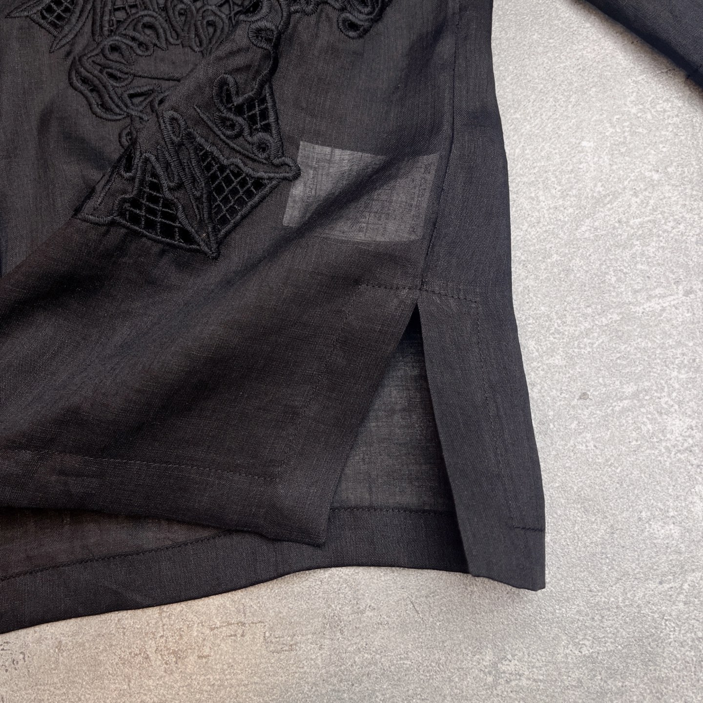 “High-End Women’s Suit in White and Black, 100% Ricin Fabric, SM to XL Sizes – Quality Rollout” - 图片 4