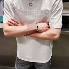 巴宝*Burberry 25SS春夏新款首发专柜最新款短袖圆领T恤 高端订制 设计前卫时尚!品牌logo 巴宝*Burberry 25SS春夏新款首发专柜最新款短袖圆领T恤 高端订制 设计前卫时尚!品牌logo