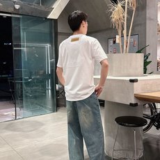 路易威*1V 25SS春夏新款首发专柜最新款短袖圆领T恤 高端订制 设计前卫时尚!品牌logo重工艺设计 路易威*1V 25SS春夏新款首发专柜最新款短袖圆领T恤 高端订制 设计前卫时尚!品牌logo重工艺设计