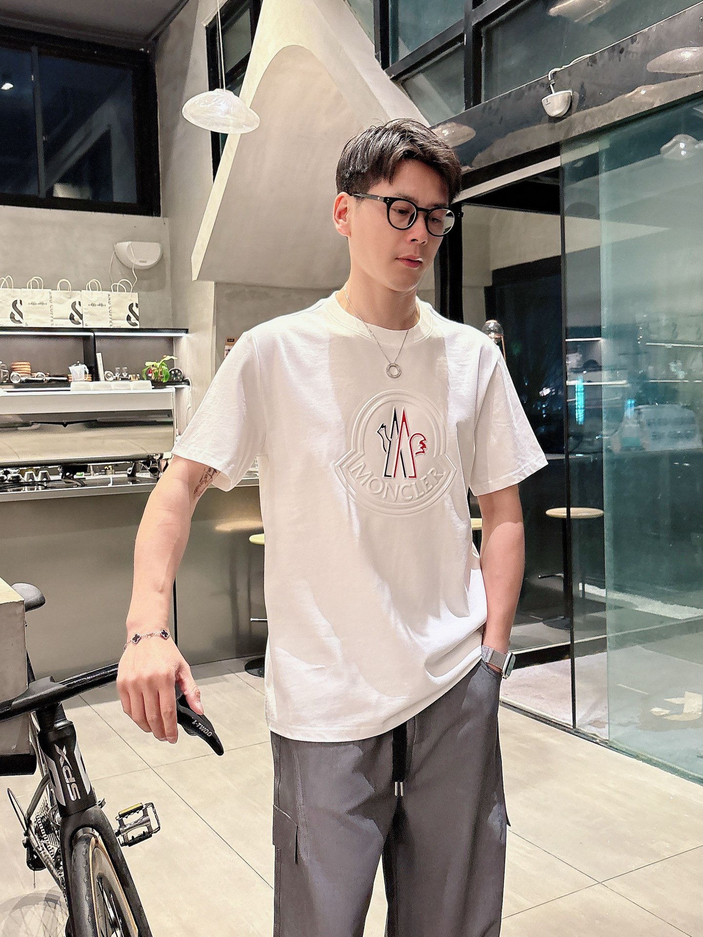 蒙*Moncler 25SS春夏新款首发专柜最新款短袖圆领T恤 高端订制 设计前卫时尚！品牌logo重工
