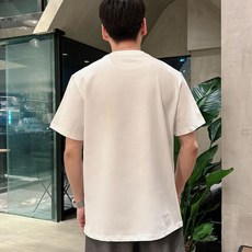 蒙*Moncler 25SS春夏新款首发专柜最新款短袖圆领T恤 高端订制 设计前卫时尚!品牌logo重工 蒙*Moncler 25SS春夏新款首发专柜最新款短袖圆领T恤 高端订制 设计前卫时尚!品牌logo重工